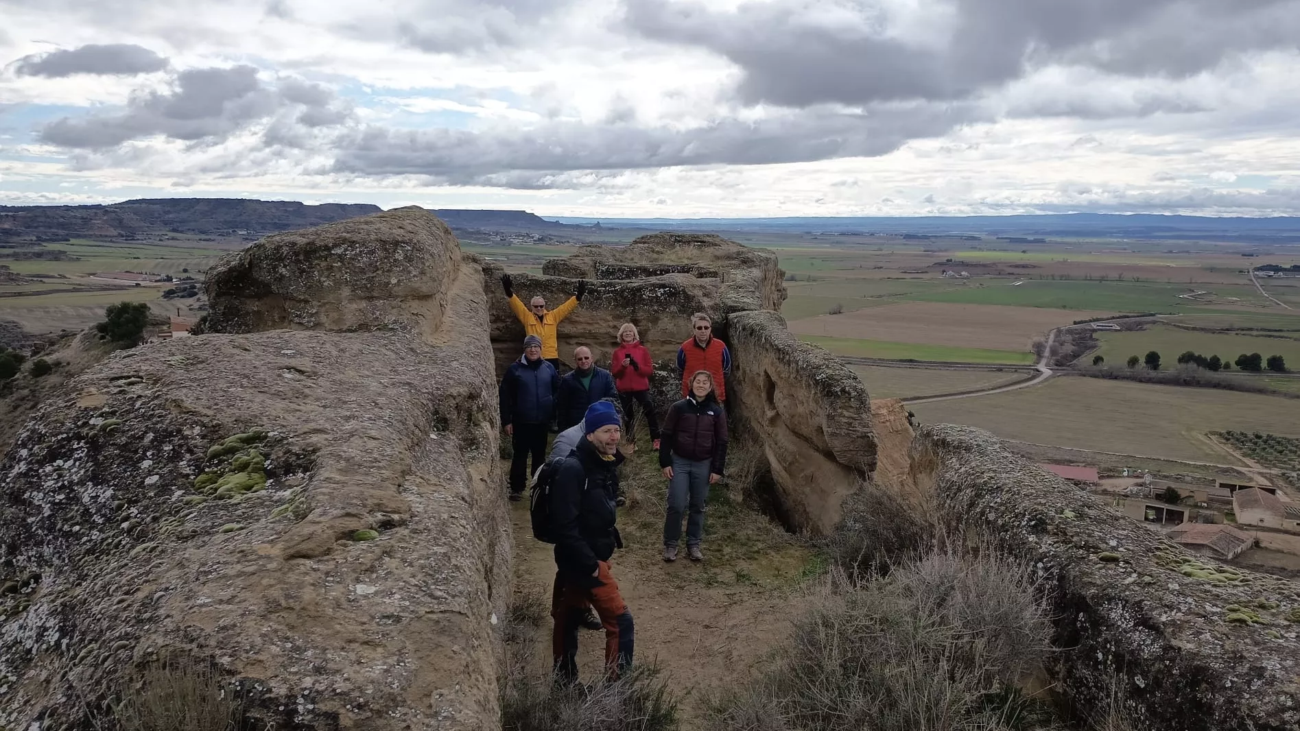 Peña Guara recorre el entorno de Piracés. Foto Pedro Ayuso