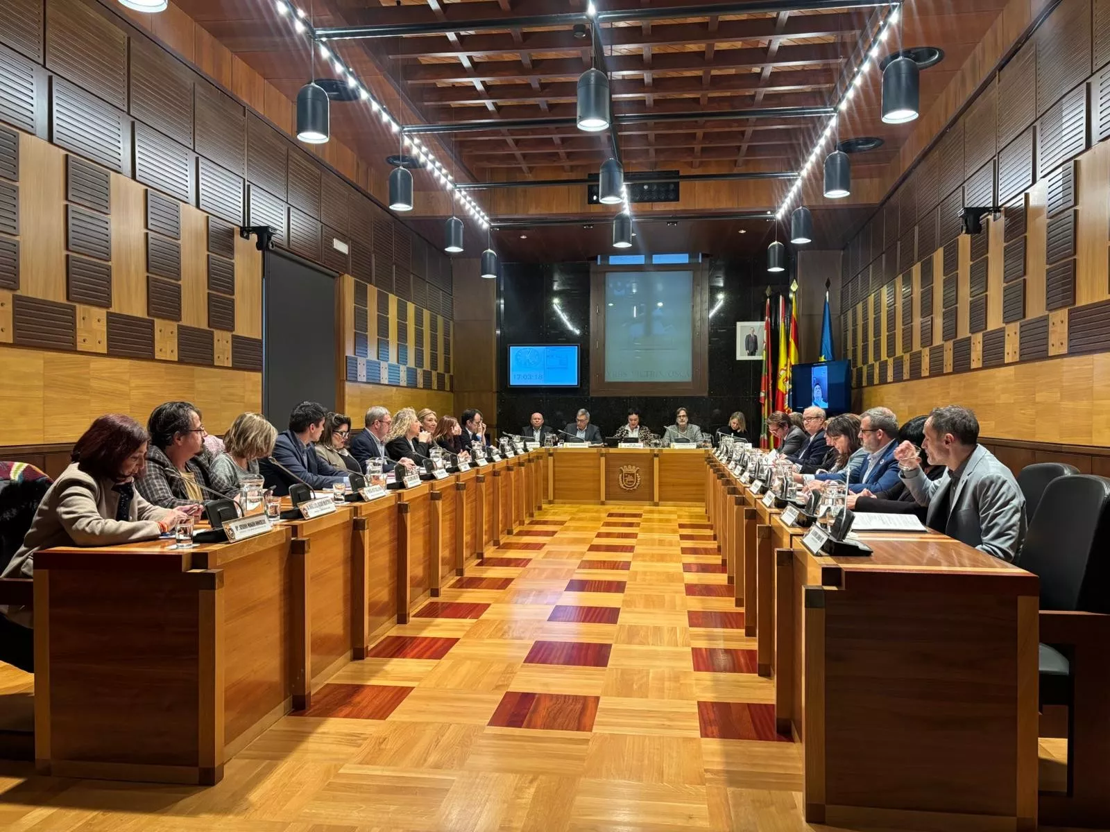 Pleno extraordinario del Ayuntamiento de Huesca
