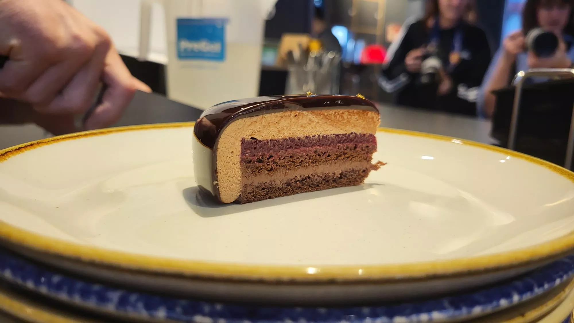 Presentación de la Tarta Sacher de Syrah de Sommos en Lapaca