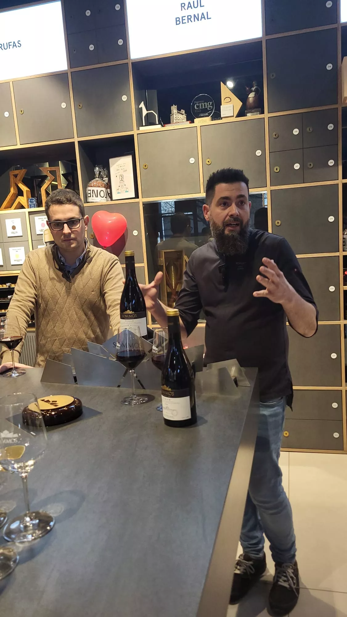 Presentación de la Tarta Sacher de Syrah de Sommos en Lapaca