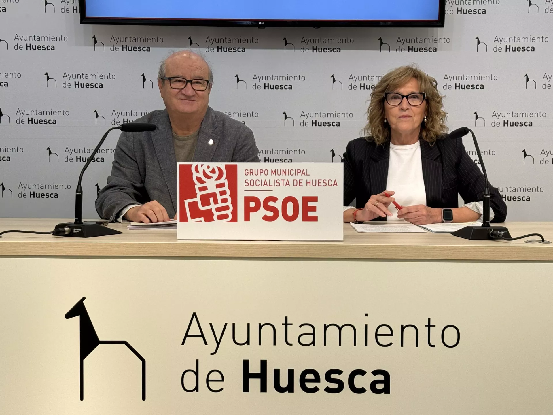 Los concejales del PSOE José María Romance y Silvia Salazar han abordado este viernes la situación del centro de emergencias.