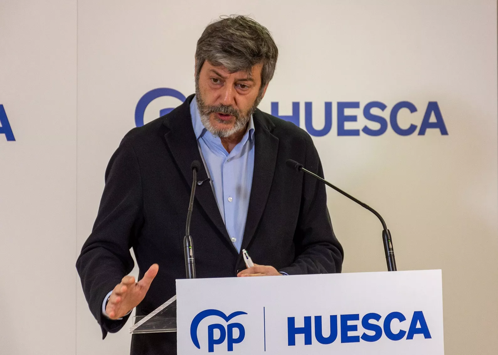 Gerardo Oliván, presidente del PP de Huesca, en la comparecencia de la Variante de Sabiñánigo