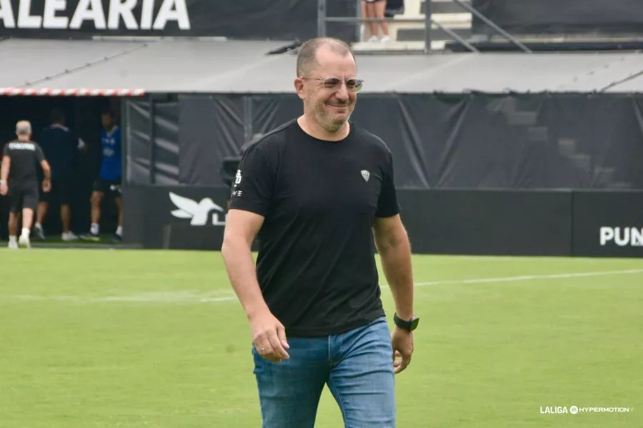 José Juan Romero, entrenador del Ceuta. Foto LaLiga
