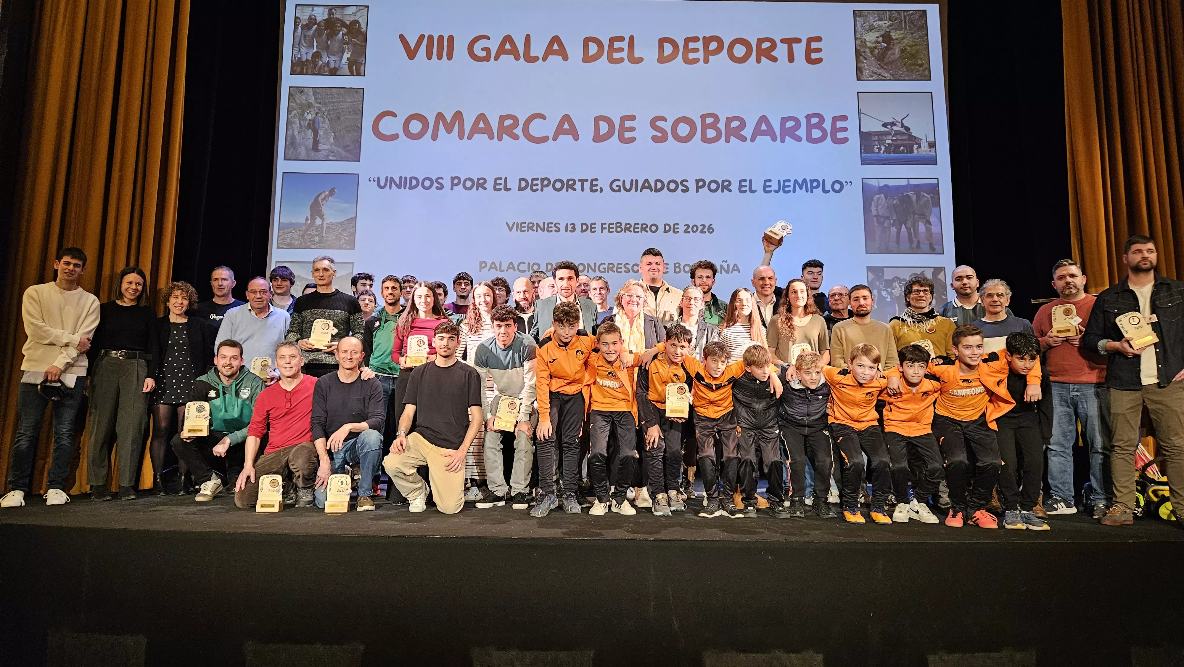 Foto de familia de la Gala del Deporte de Sobrarbe