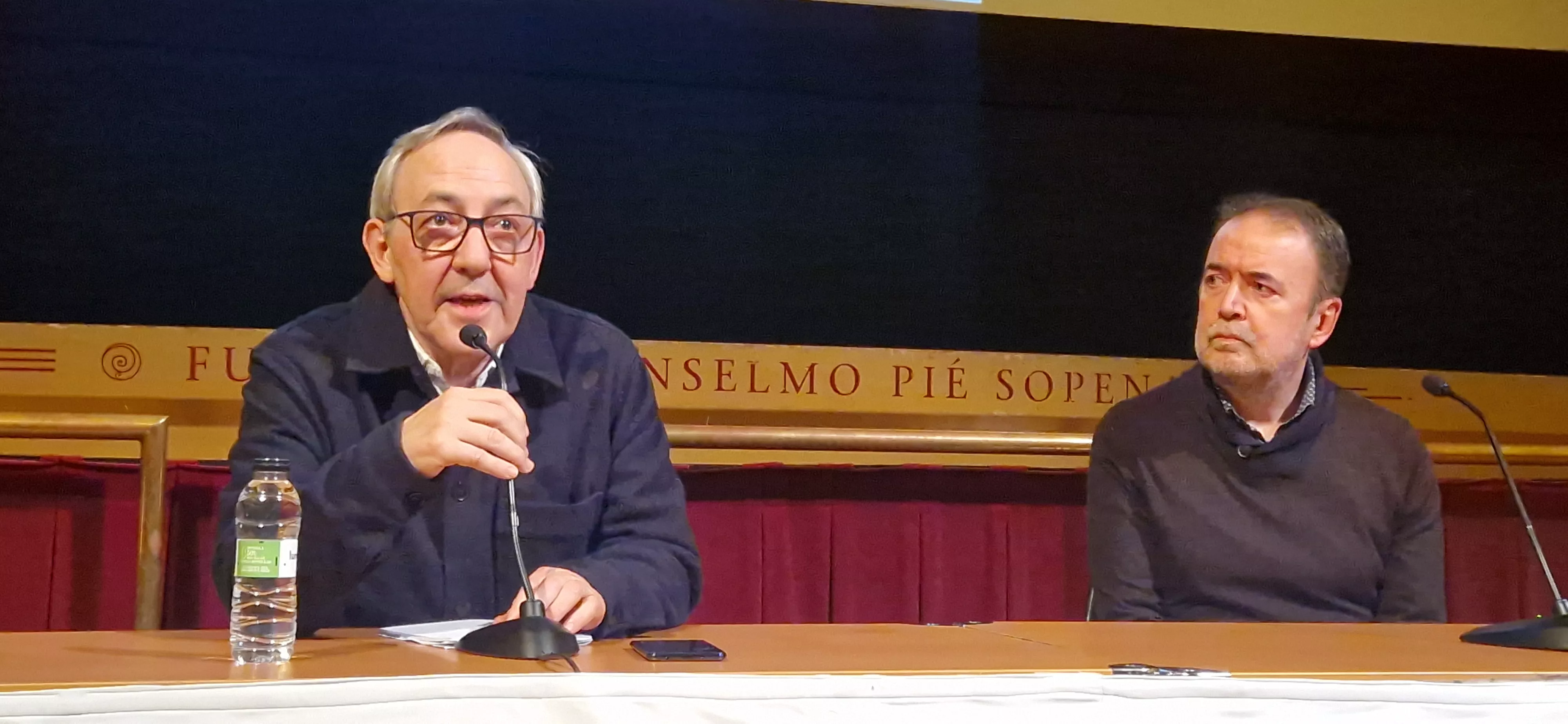 Chema Aniés y Alfonso Castán, en el ciclo Cine y Economía. Foto Myriam Martínez