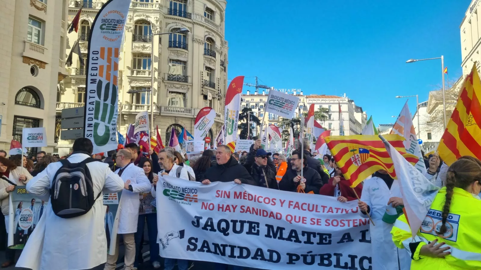 Médicos aragoneses en la manifestación en Madrid contra el Estatuto Marco.
