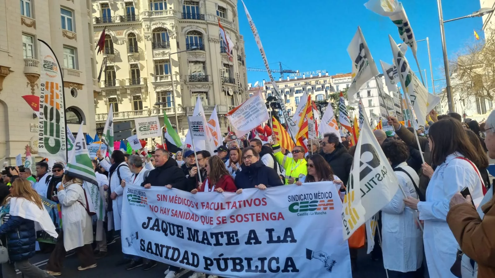 Médicos aragoneses en la manifestación en Madrid contra el Estatuto Marco.