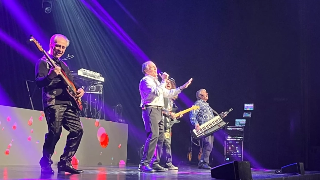 Fórmula V sobre el escenario del Palacio de Congresos. Foto Mercedes Manterola