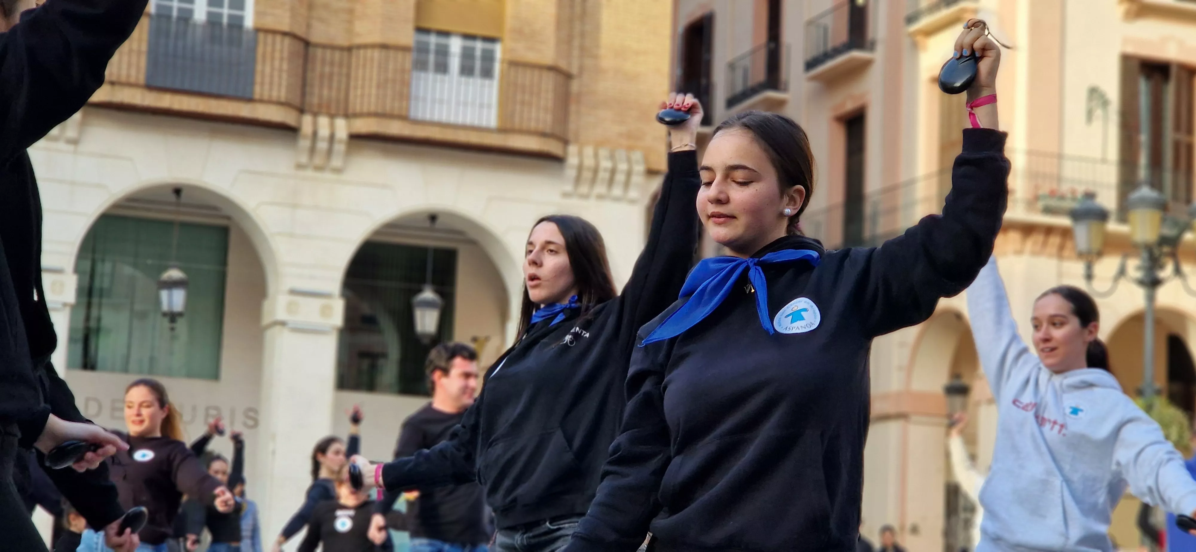 Flashmob jotero de Aspanoa en Huesca con motivo del Día Internacional del Cáncer Infantil. Foto Myriam Martínez