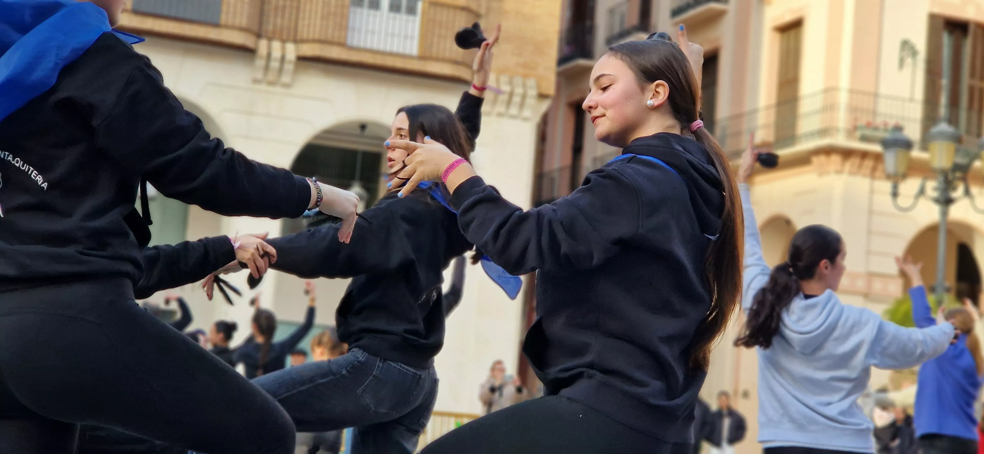 Flashmob jotero de Aspanoa en Huesca con motivo del Día Internacional del Cáncer Infantil. Foto Myriam Martínez