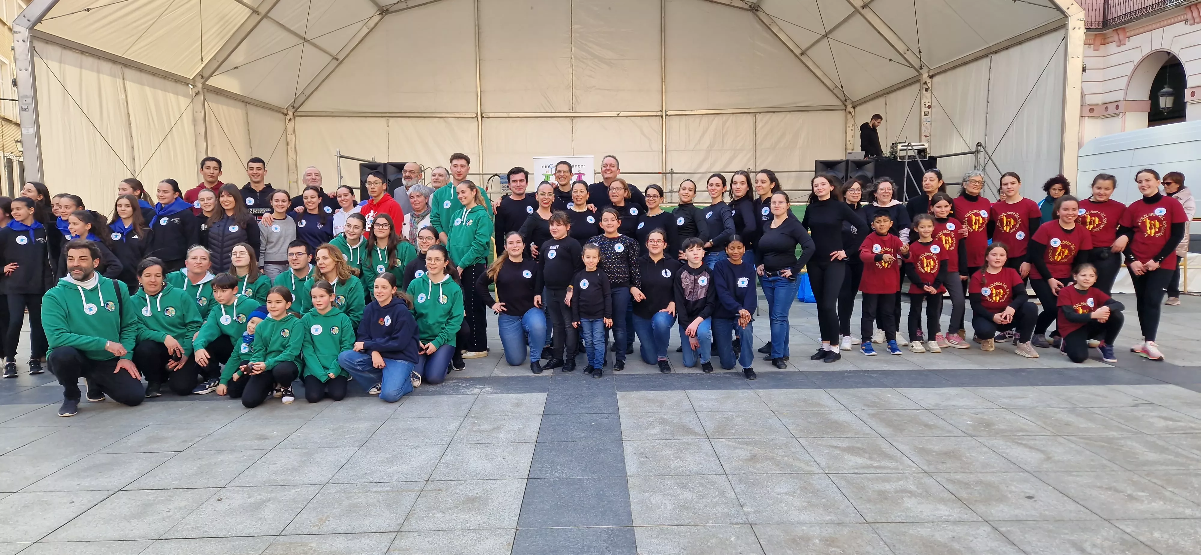 Flashmob jotero de Aspanoa en Huesca con motivo del Día Internacional del Cáncer Infantil. Foto Myriam Martínez