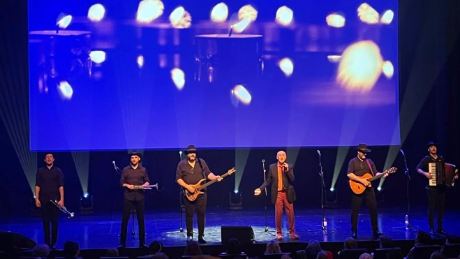 Micky, la sorpresa del concierto de Puro Relajo en Huesca.