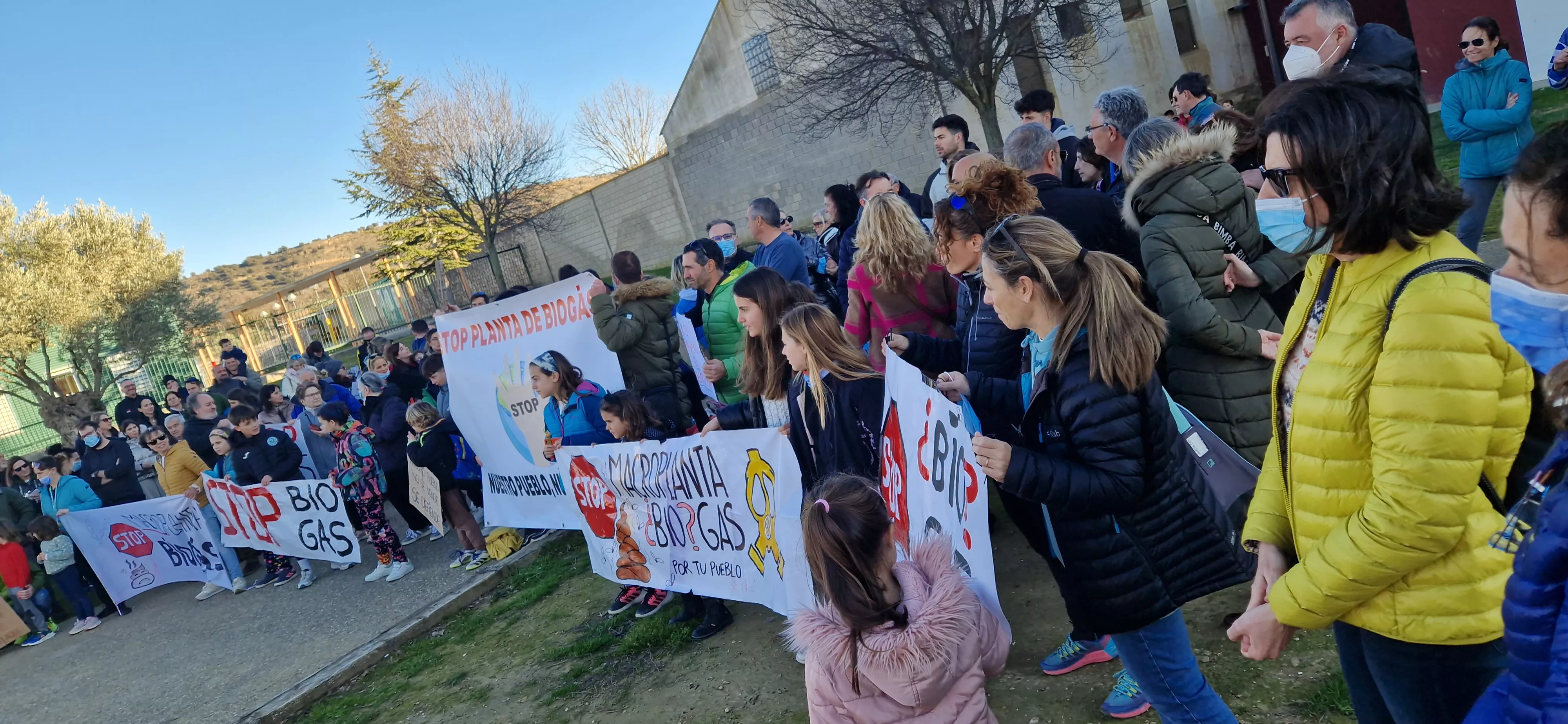 Protesta en Tierz contra la planta de biogás. Foto Myriam Martínez