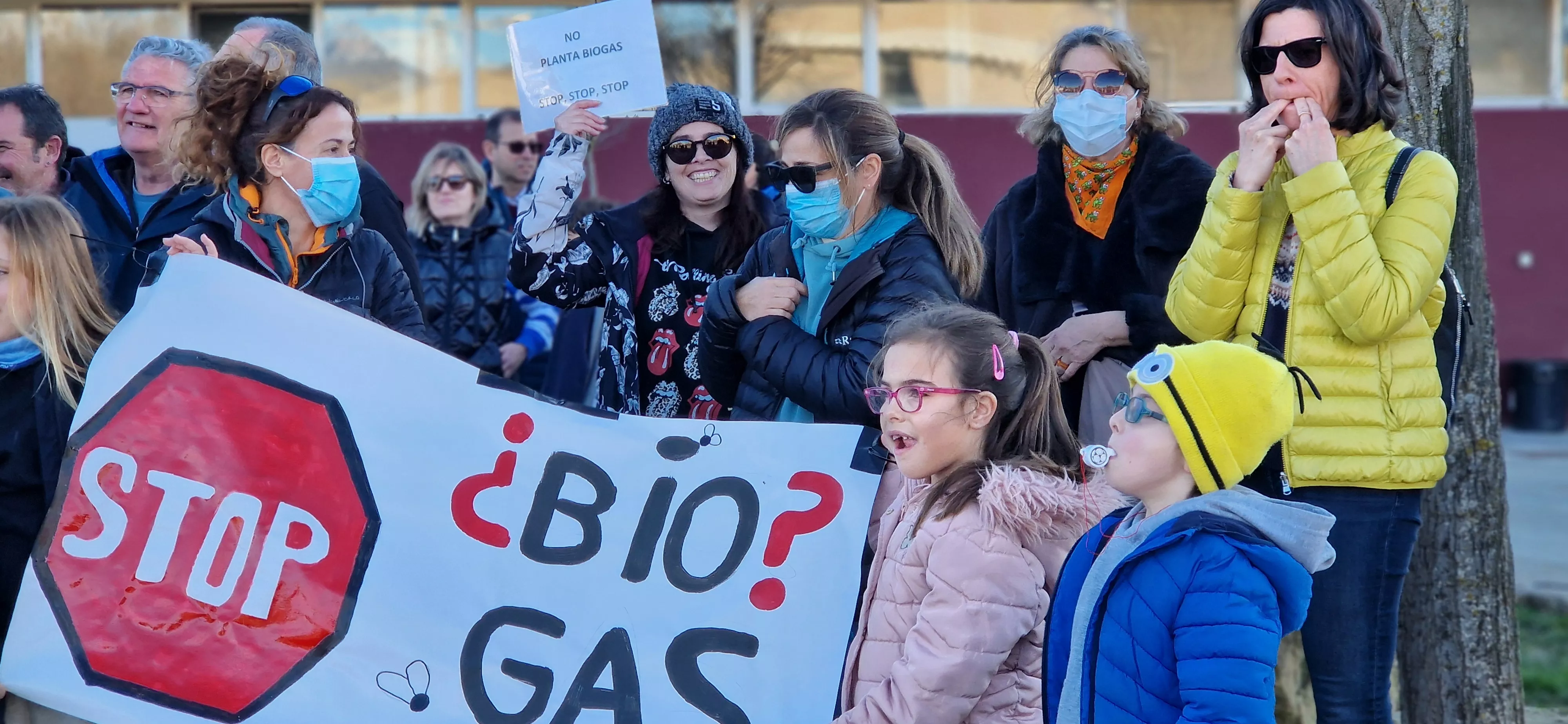 Protesta en Tierz contra la planta de biogás. Foto Myriam Martínez