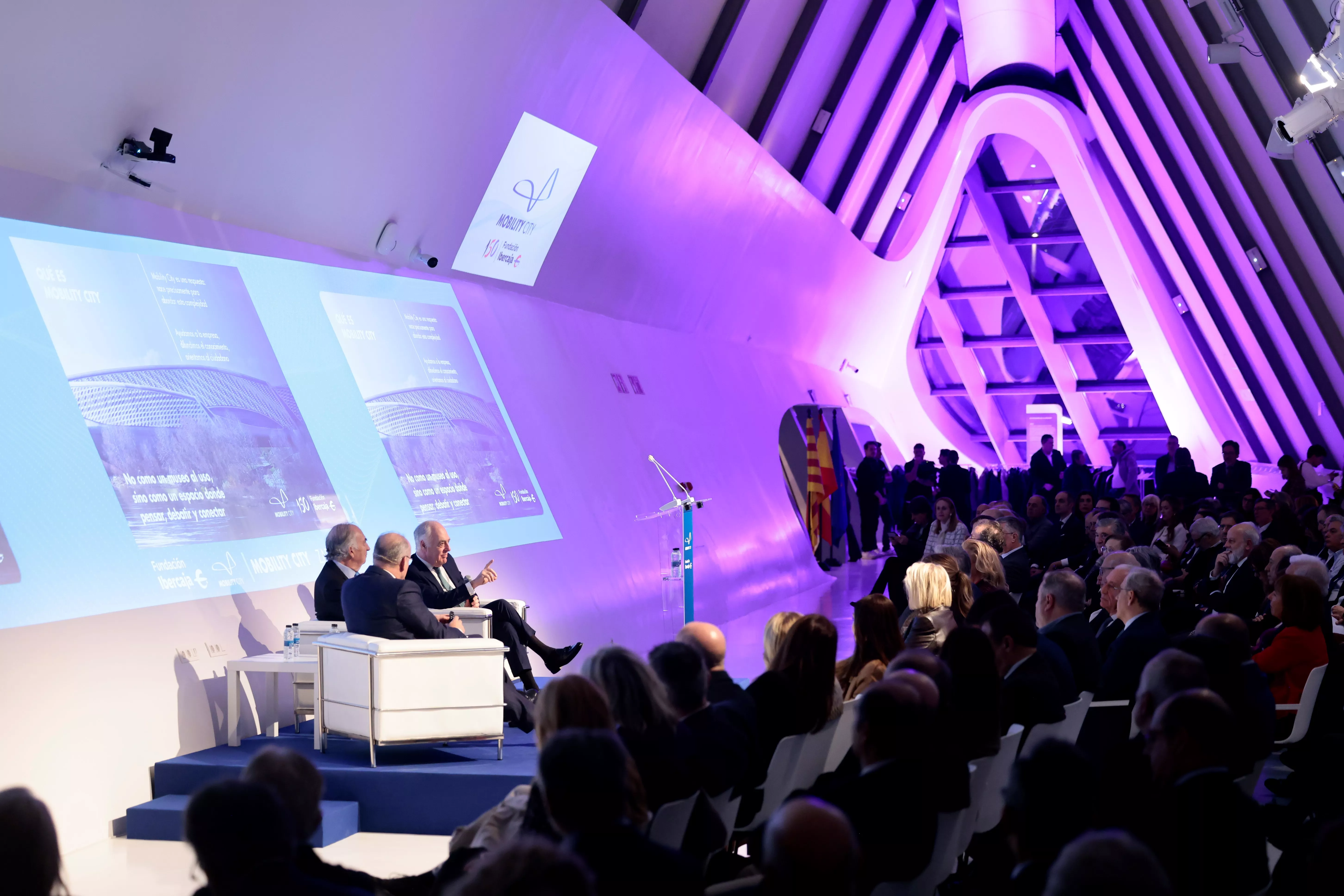 Diálogo entre Amado Franco, José Luis Rodrigo y Jaime Armengol en el III aniversario de Mobility City (2)