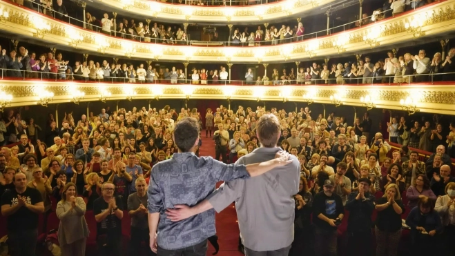 Pepe Lorente y Javier Macipe, saludando al término de un concierto. Foto Sergio Sanz Pepe Lorente y Javier Macipe, saludando al término de un concierto. Foto Sergio Sanz