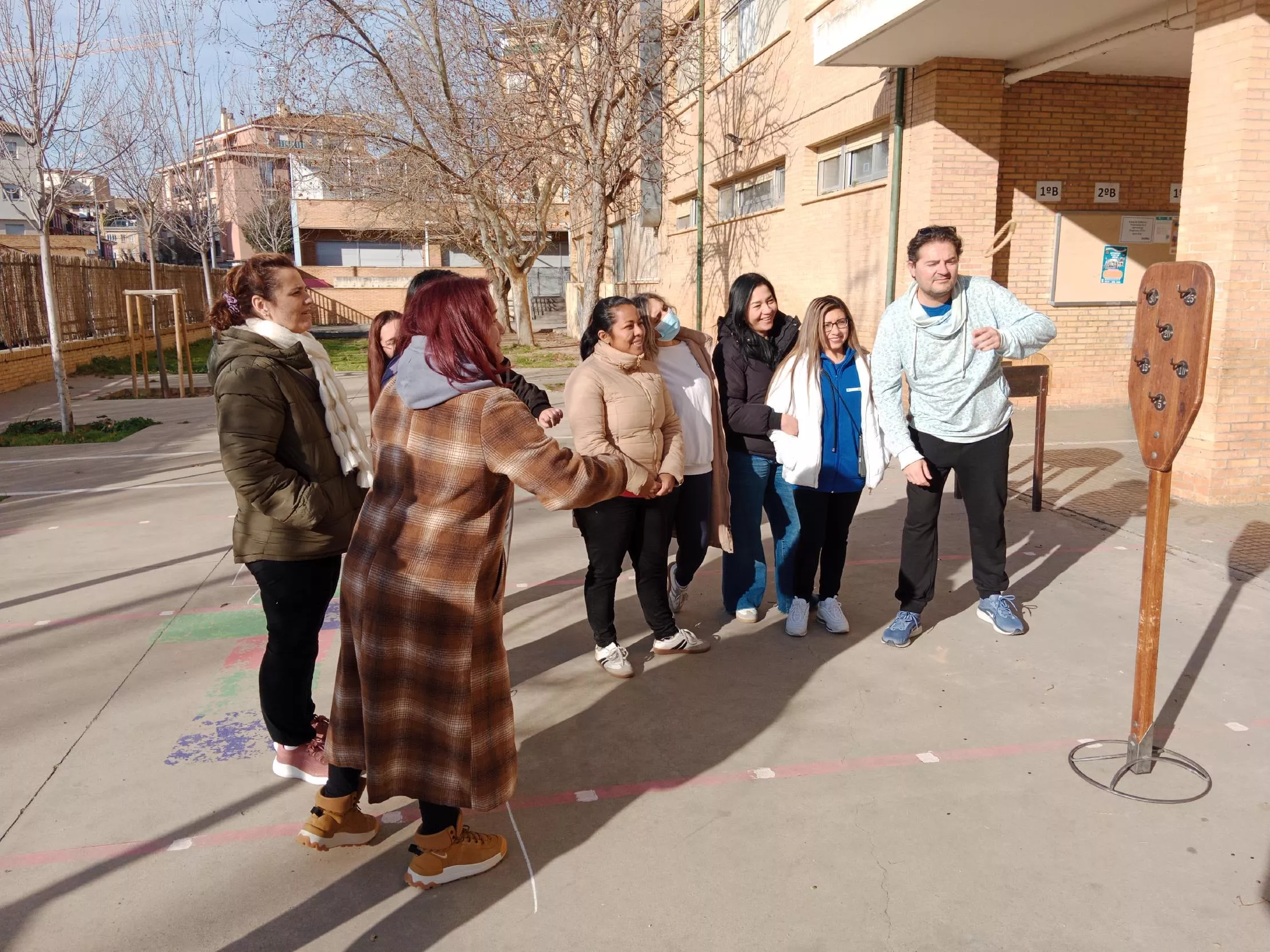 juegos con la comarca. anillas verticales,Diario de Huesca