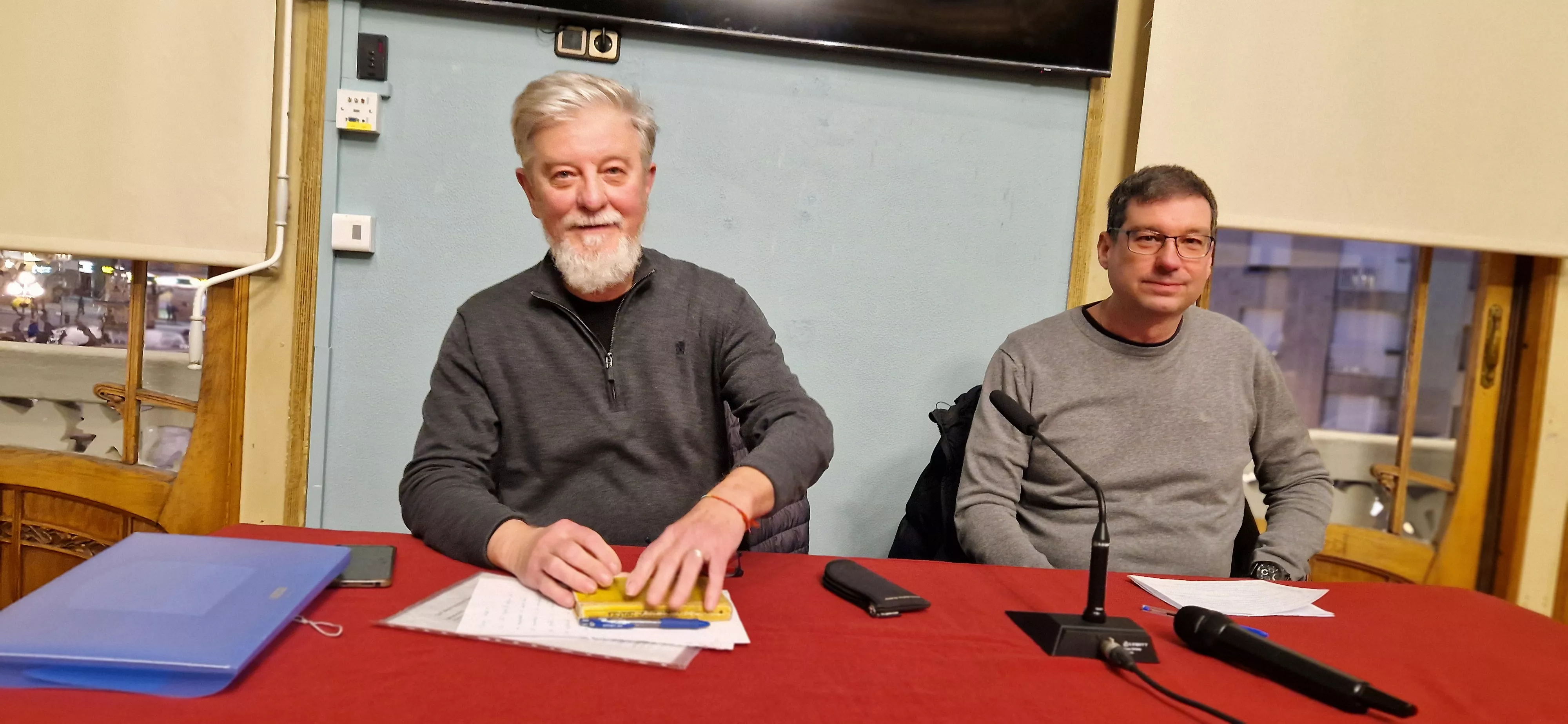 Pedro Santisteve y Luis Arduña en el Casino de Huesca. Foto Myriam Martínez