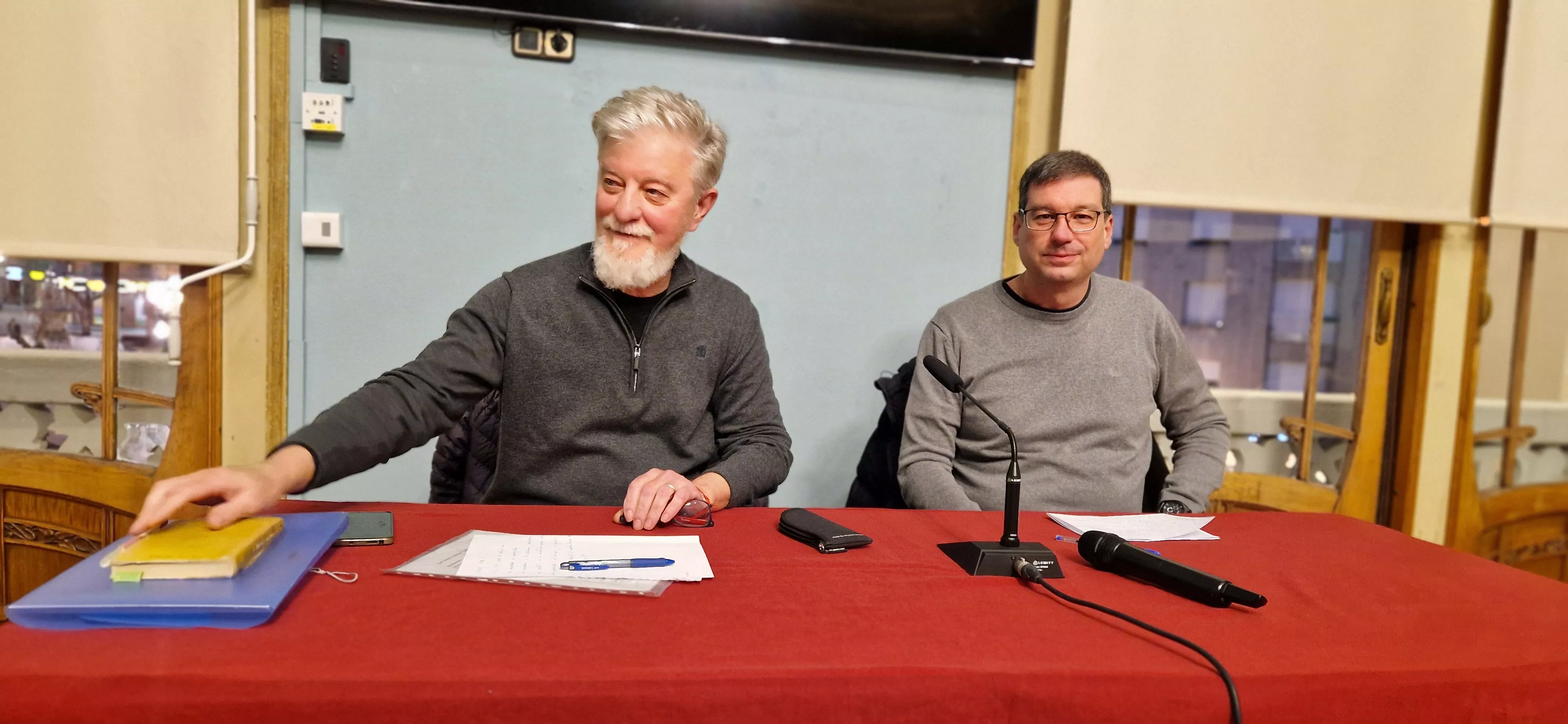 Pedro Santisteve y Luis Arduña en el Casino de Huesca. Foto Myriam Martínez