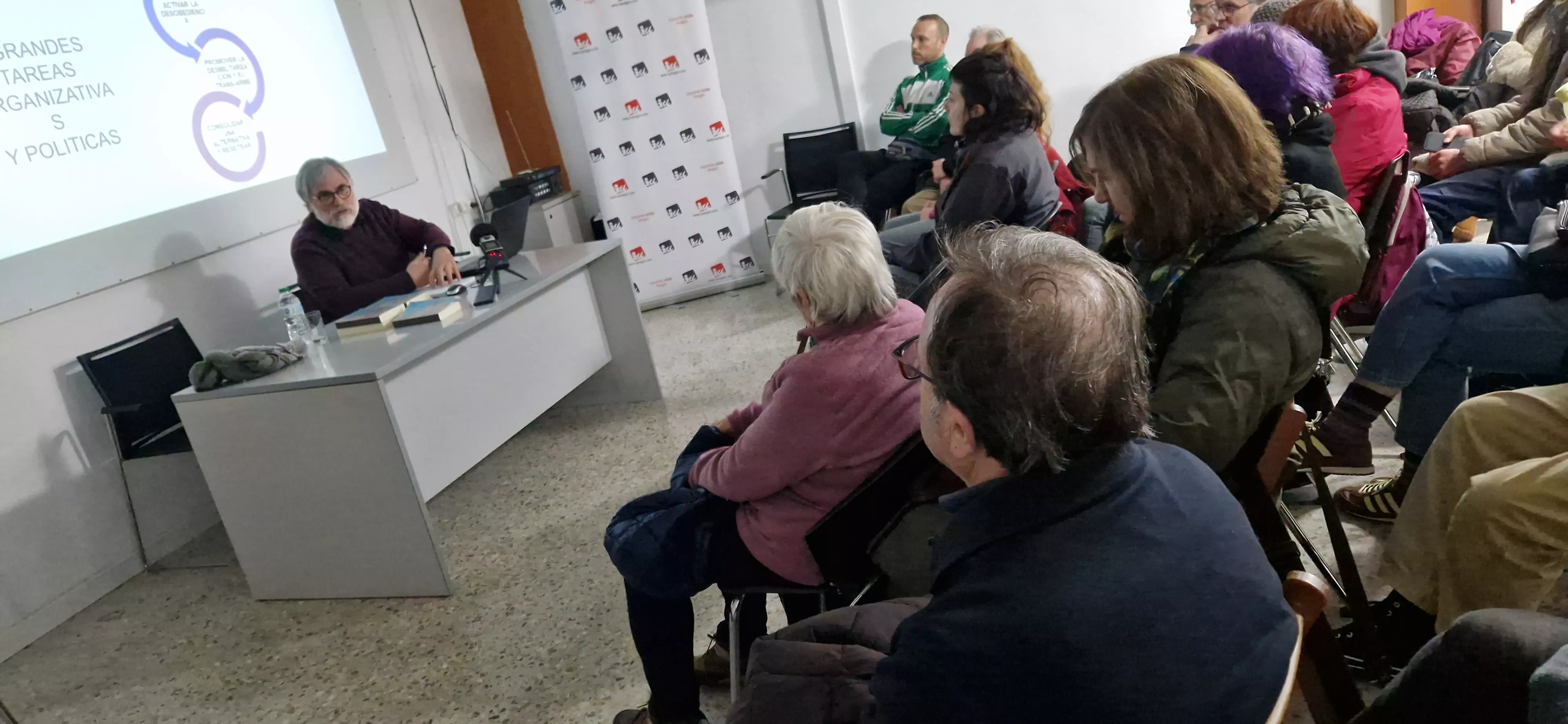 Conferencia de Juan Carlos Rois en Huesca. Foto Myriam Martínez