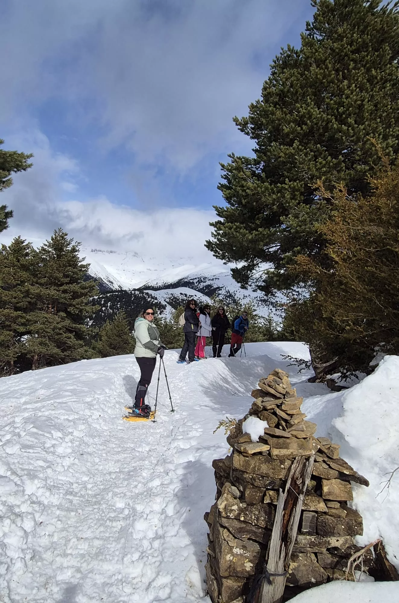 Jornada de raquetas del Grupo de Alto Nivel del Club de Montaña Javieres. Foto Juanlu Herrero