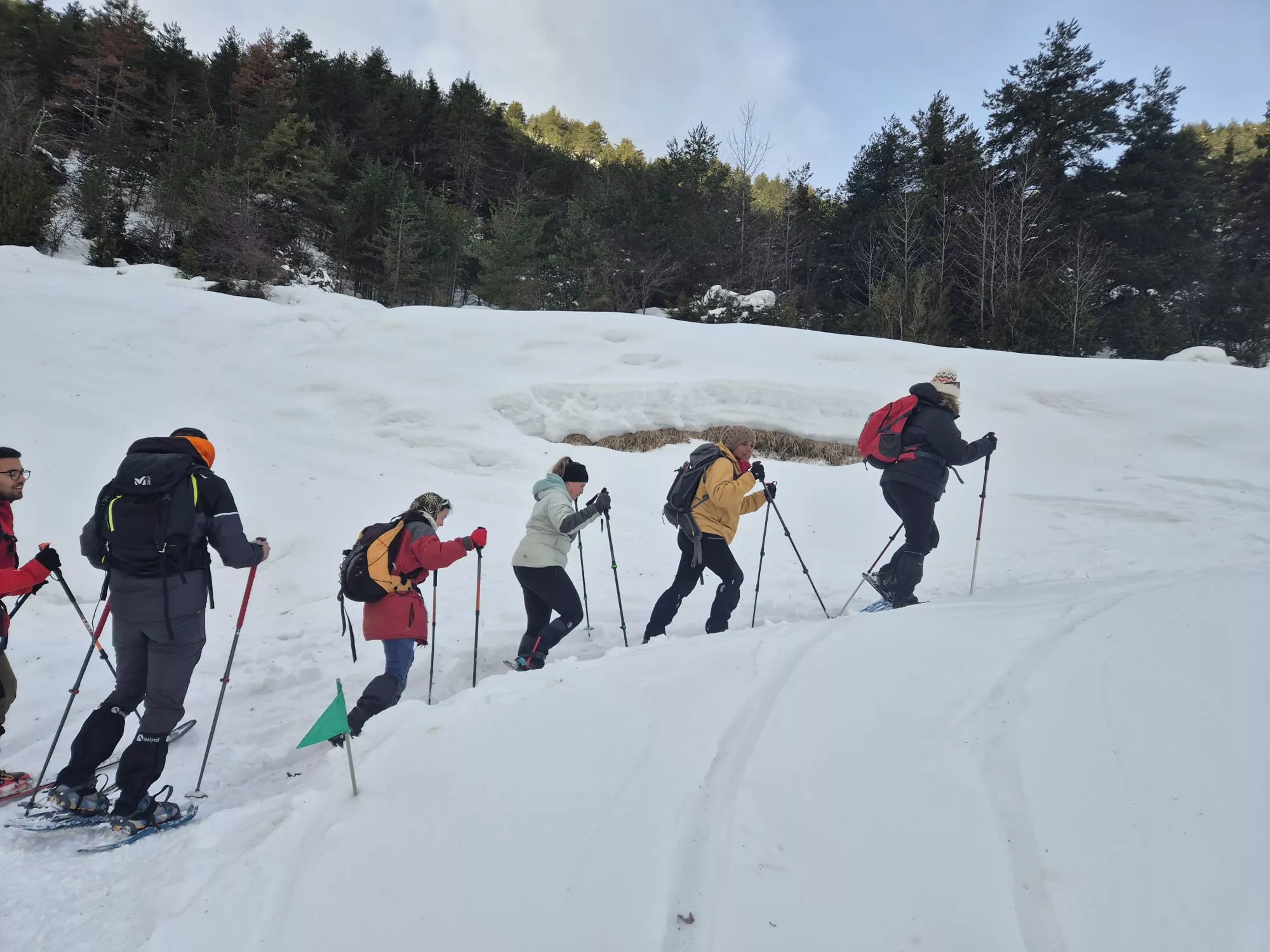 Jornada de raquetas del Grupo de Alto Nivel del Club de Montaña Javieres. Foto Juanlu Herrero