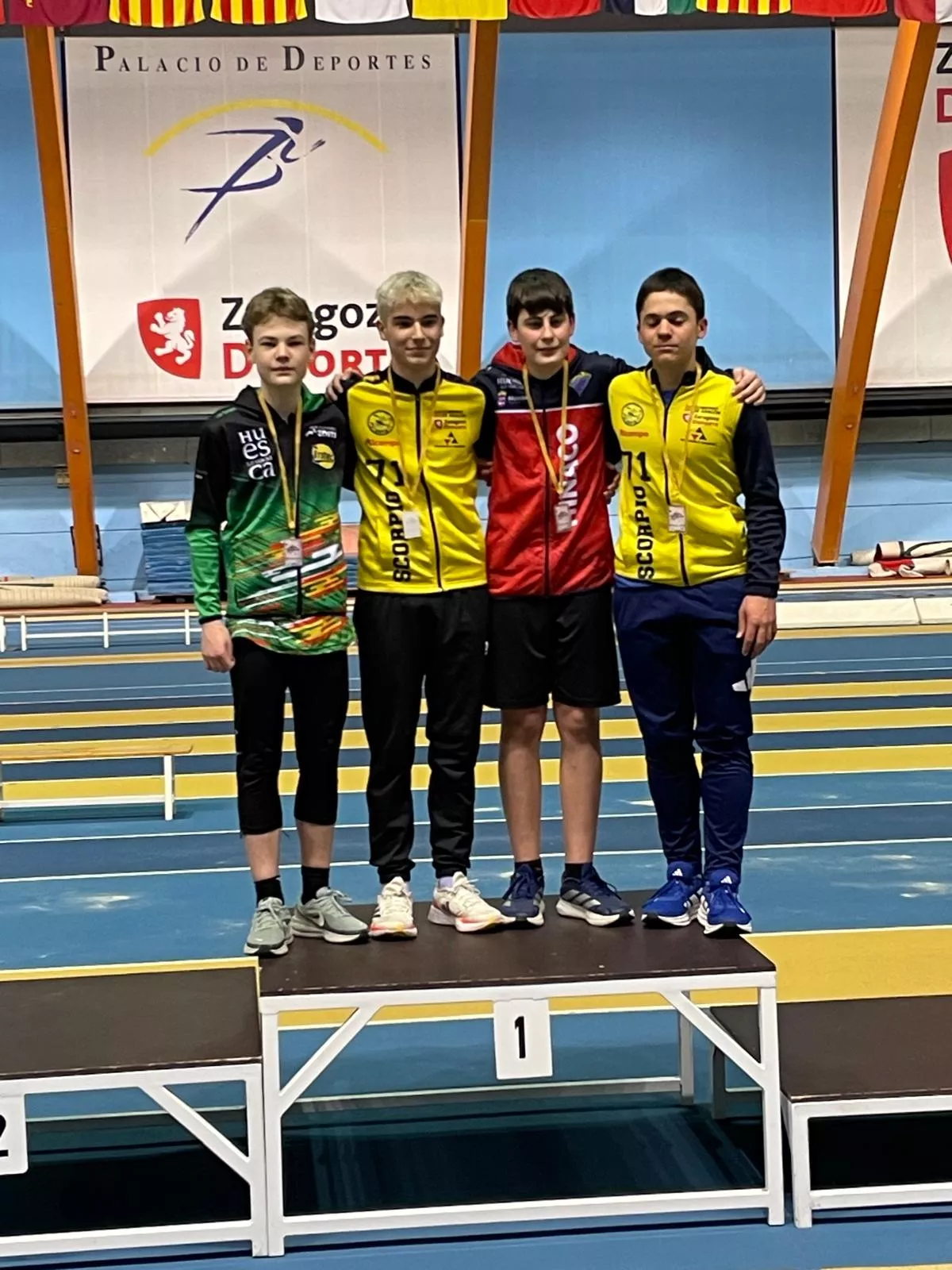 Podio altura masculino