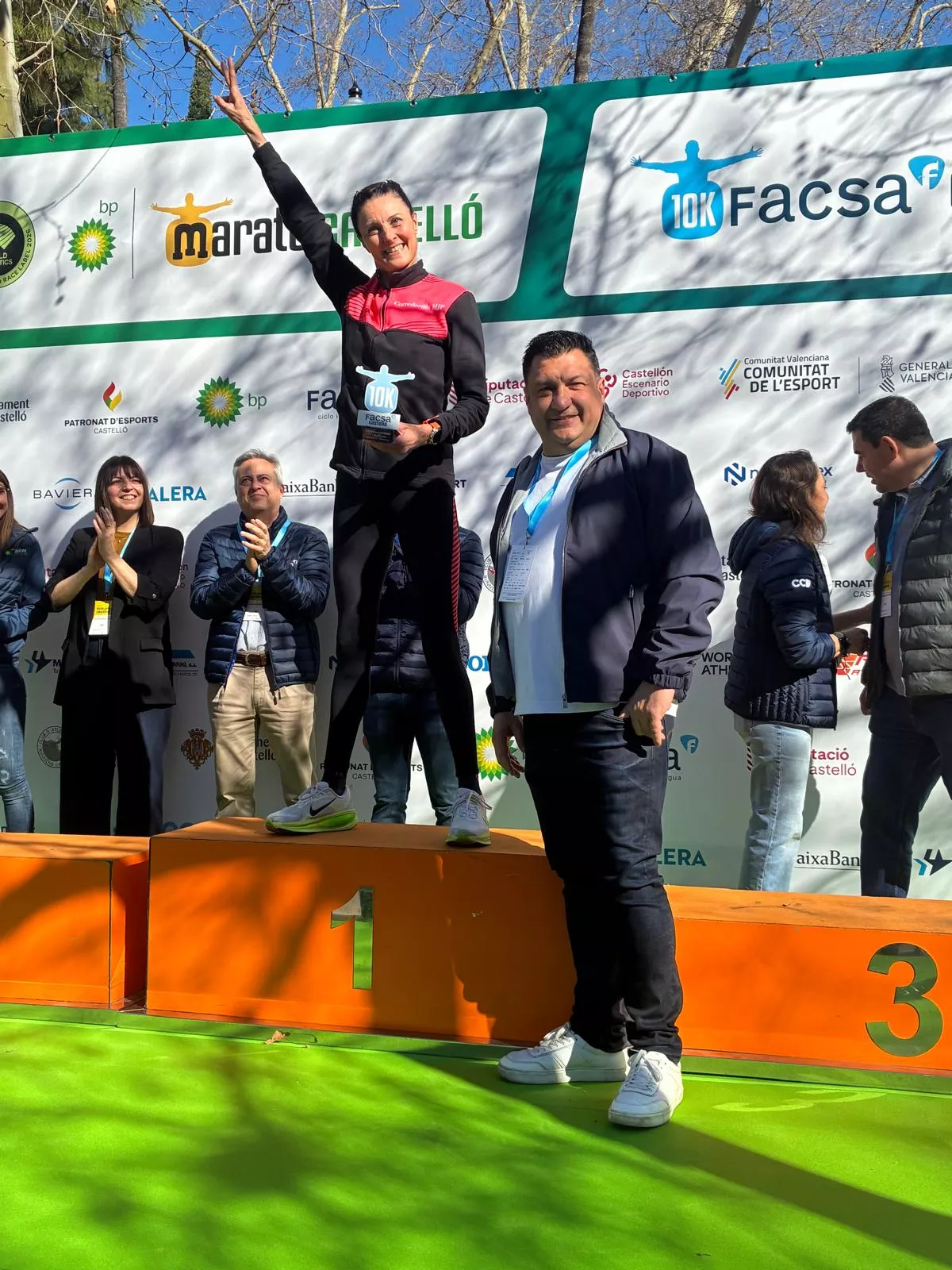 María José Pueyo en lo más alto del podio de Castellón