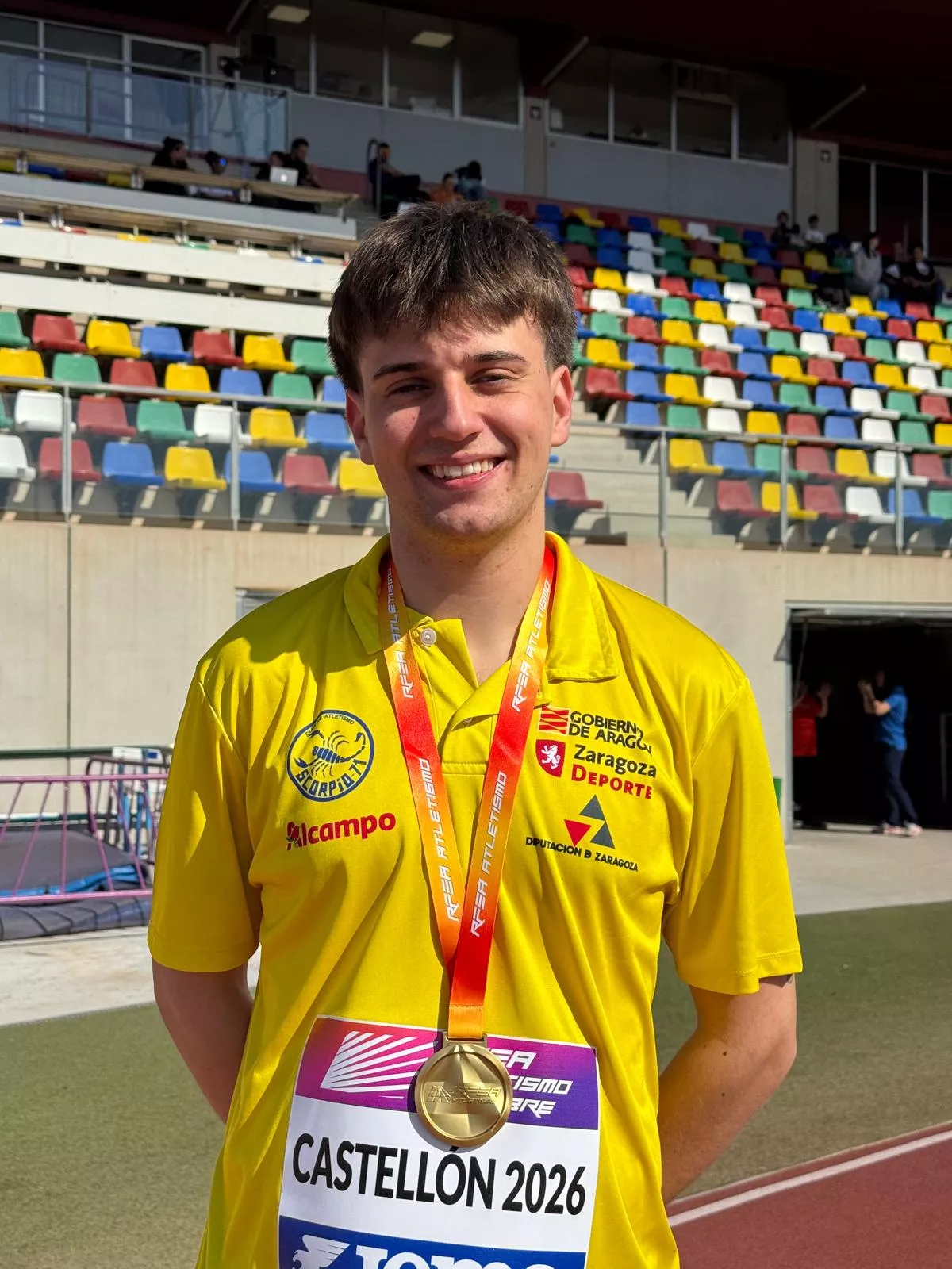 Javi Díaz y su medalla de oro