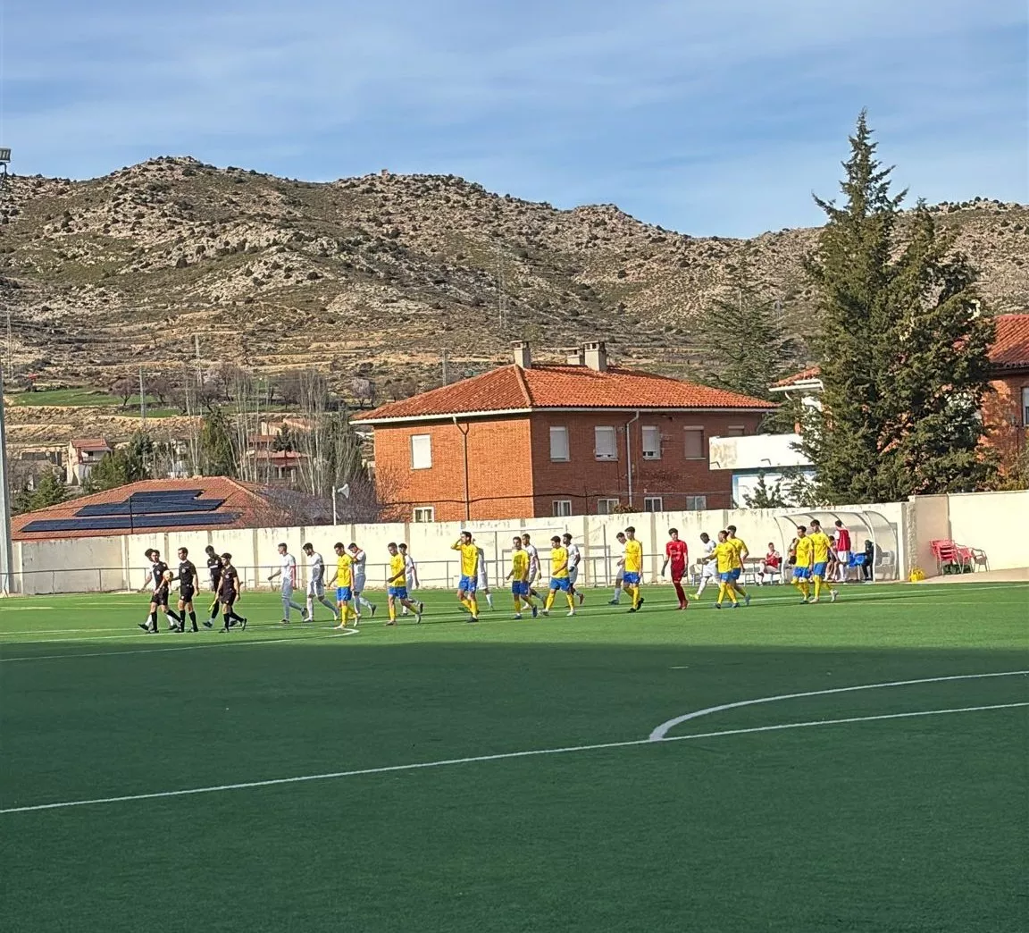 El Utrillas deja sin premio al Almudévar en el 97' (2-2)