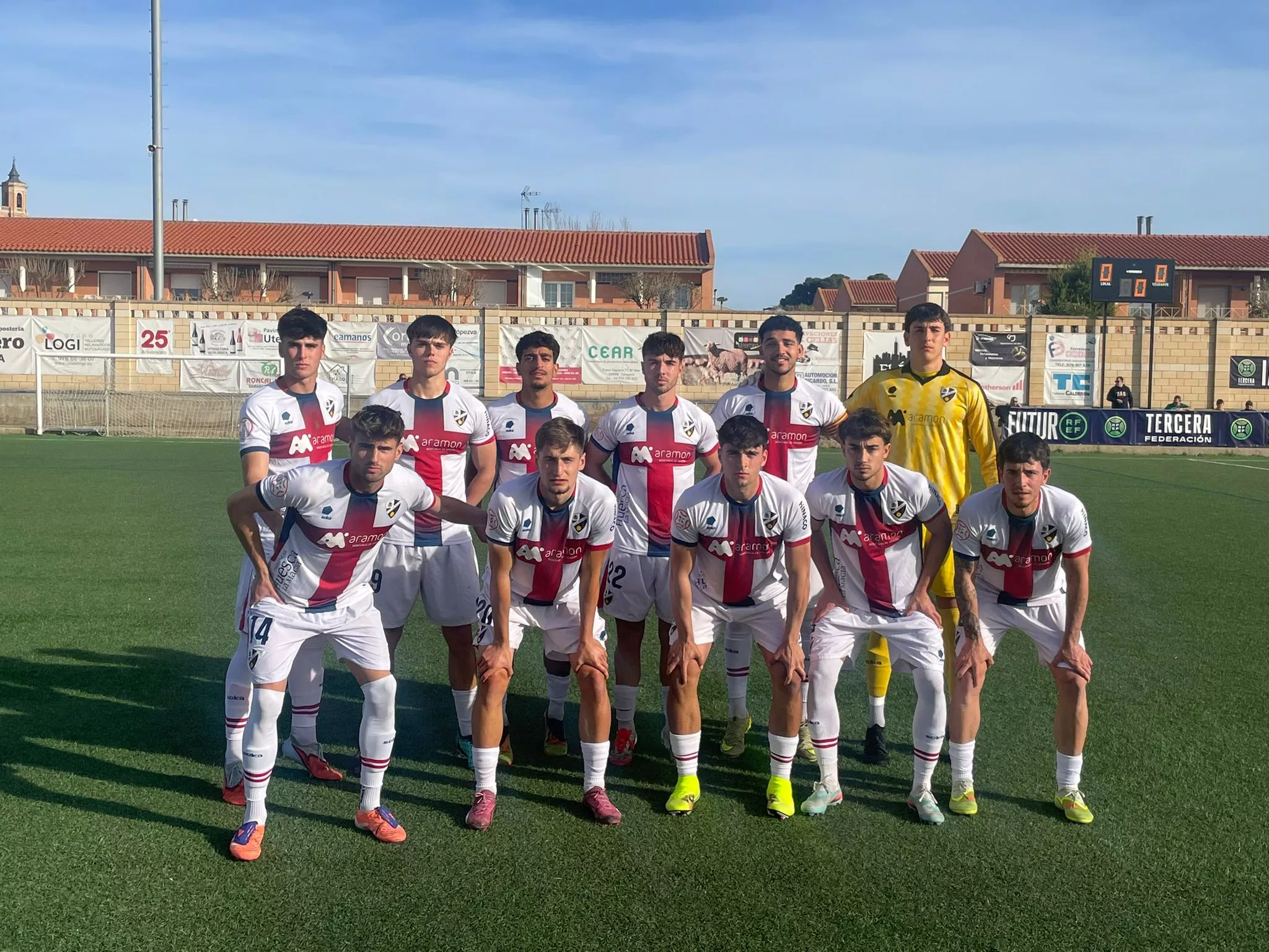 Once del Huesca B en Épila. 