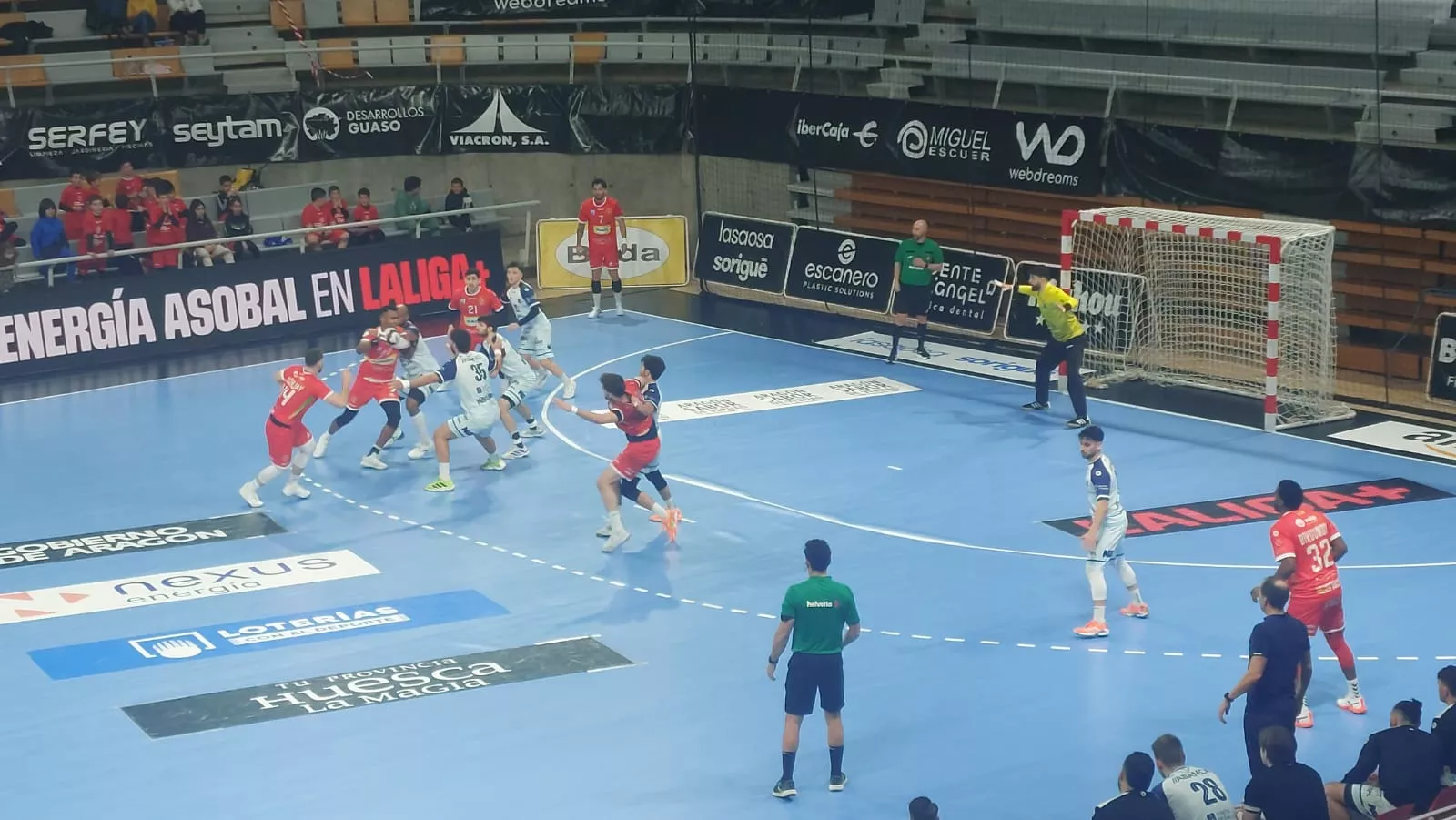 Frank tira a portería