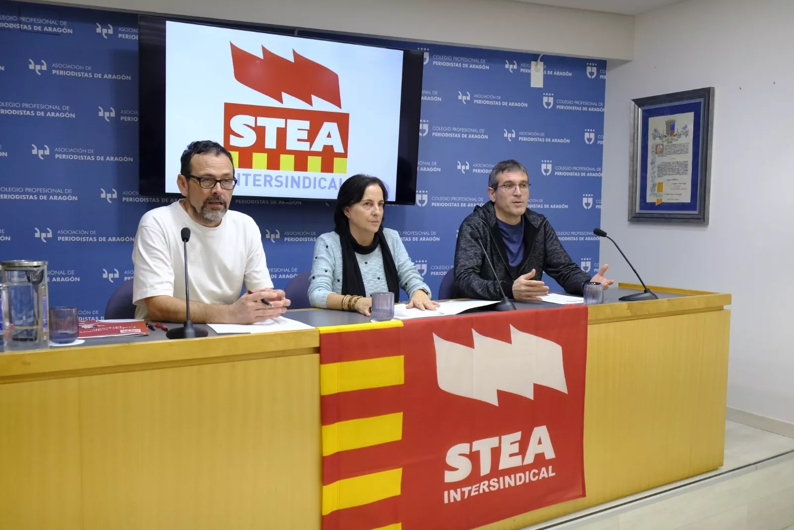 Representantes del sindicato STEA en una rueda de prensa.