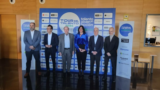 Representantes de las fundaciones Princesa de Girona e Ibercaja y el Ayuntamiento de Huesca