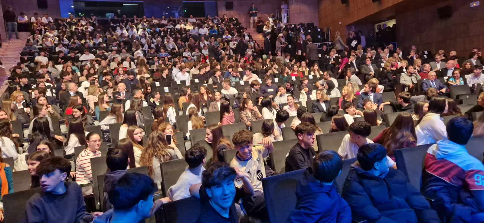 El Palacio, repleto de jóvenes