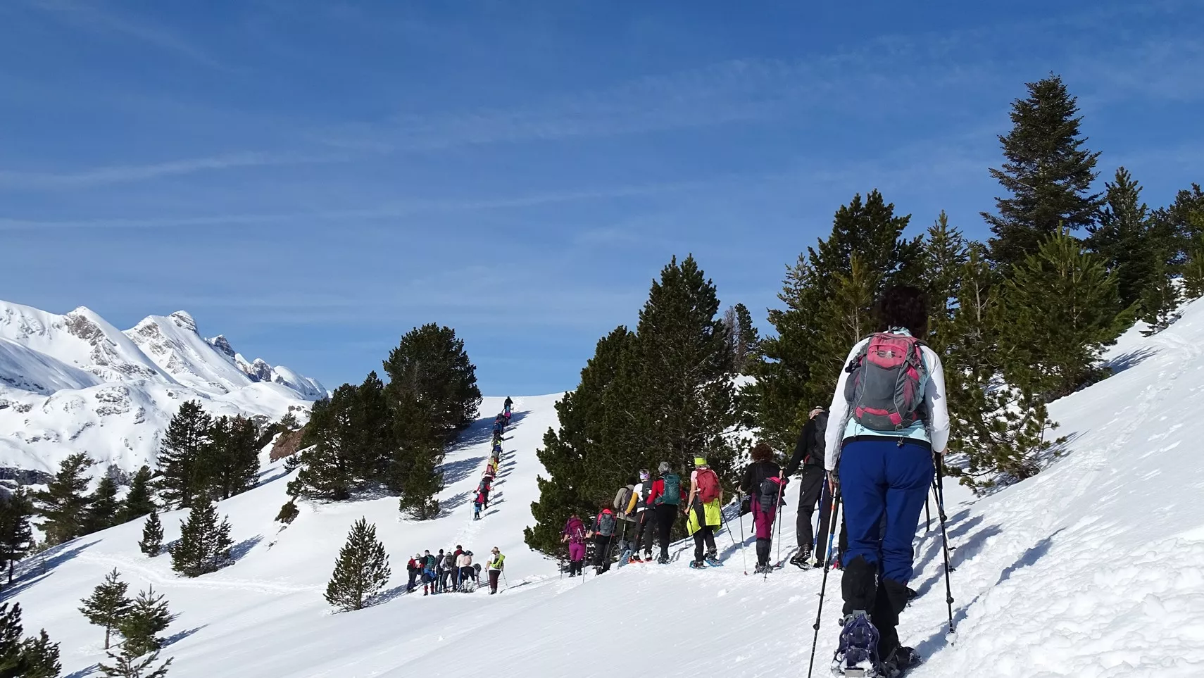 Caminando por la cresta. Foto Alfredo Zazo
