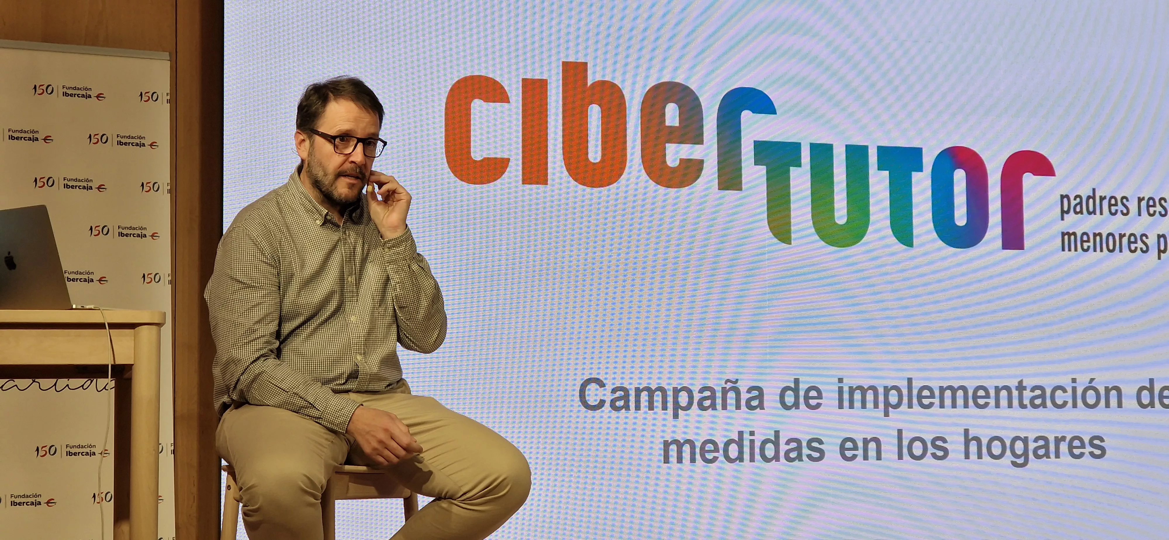 Mario Martínez Correas, en la Fundación Ibercaja Huesca. Foto Myriam Martínez