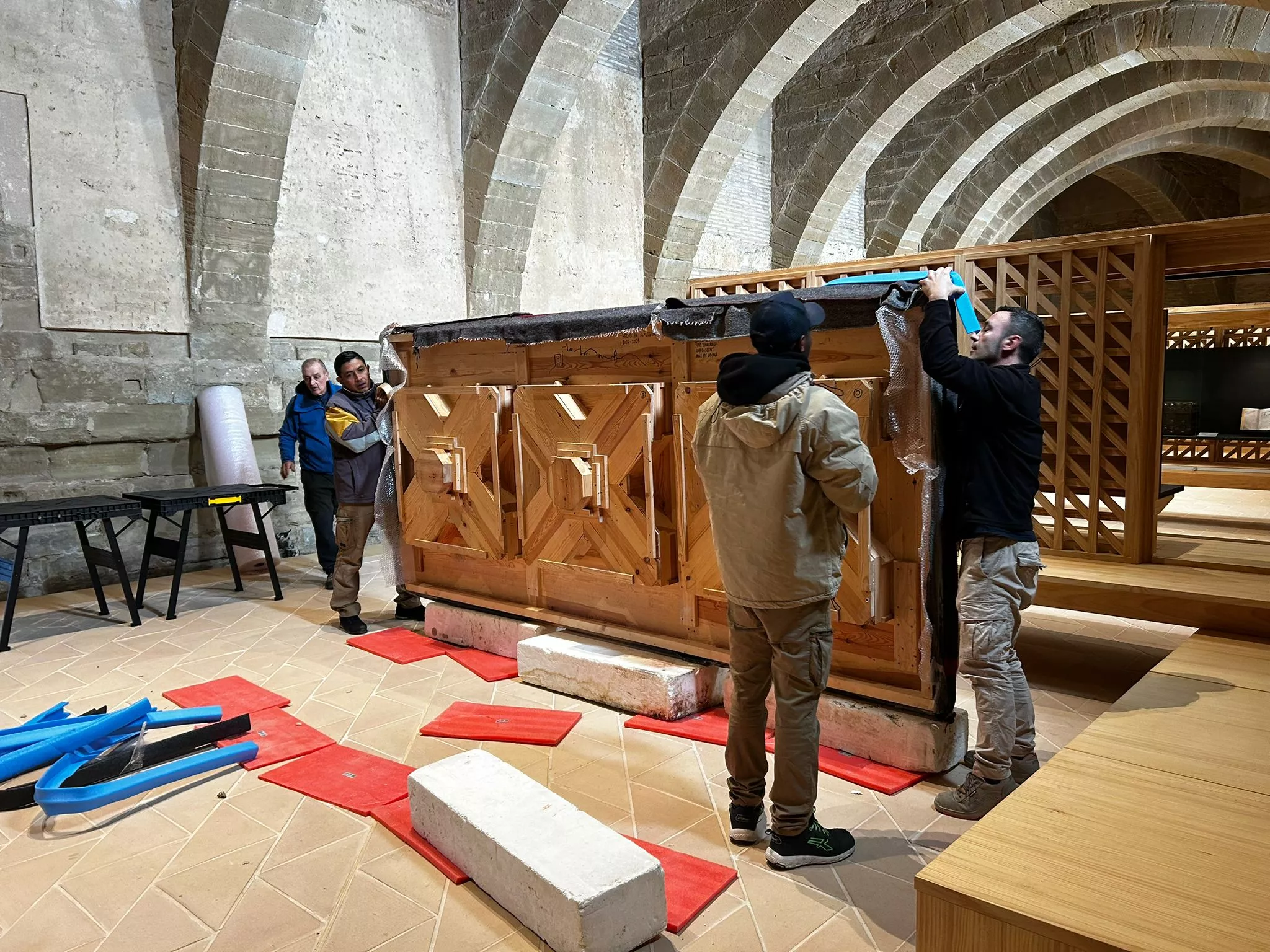 Mundanzas Garcés ha trasladado el cuarto alfarje reconstruido de Sijena a la Diputación de Huesca.