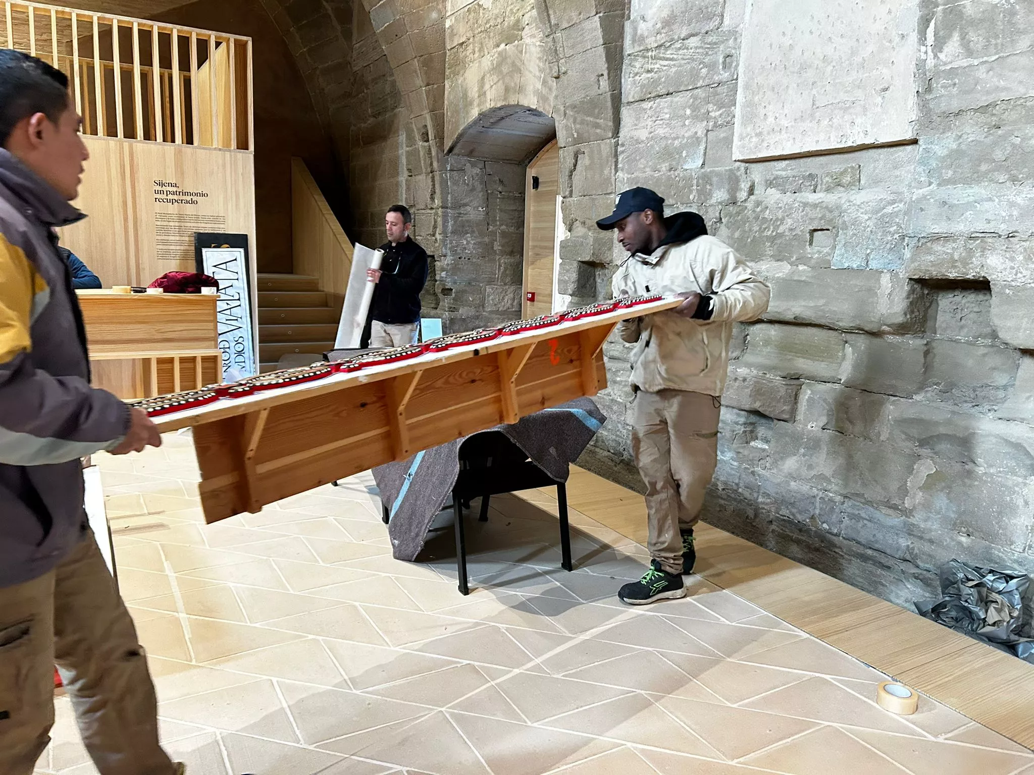 Mundanzas Garcés ha trasladado el cuarto alfarje reconstruido de Sijena a la Diputación de Huesca.