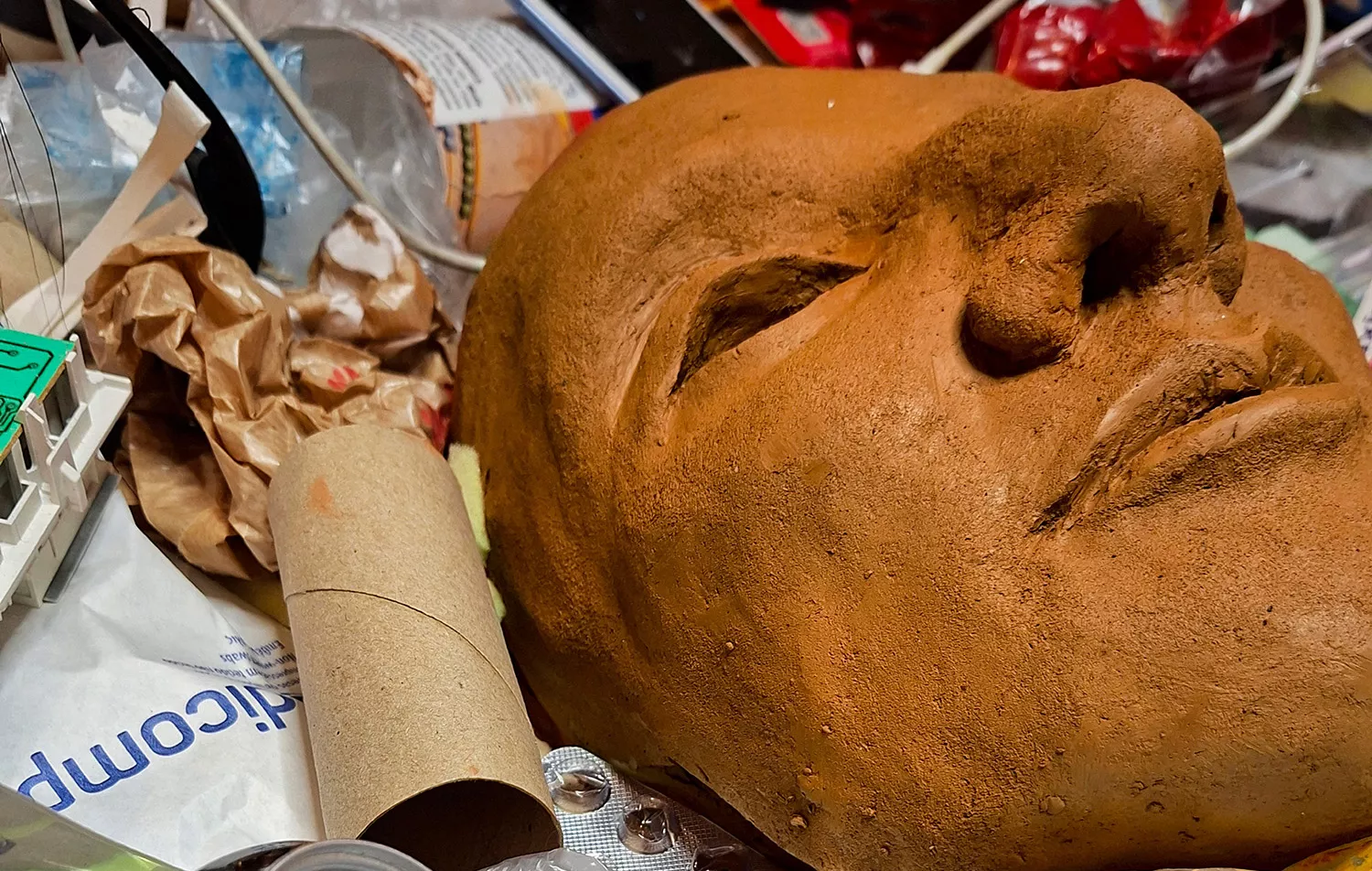 Identidad material, exposición de Vic Crespo, en el Centro Cultural Manuel Benito Moliner de Huesca.