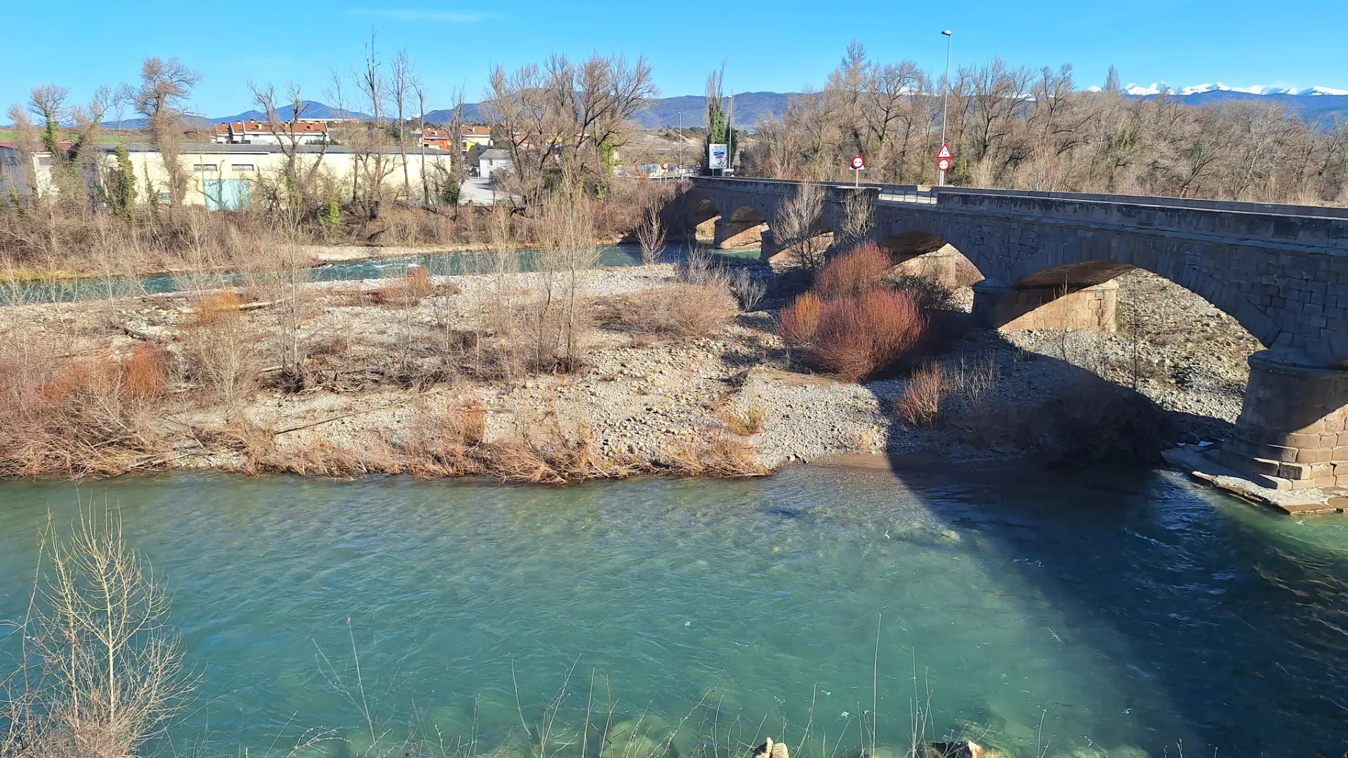 Coto deportivo de Canal de Berdún en el Río Aragón.