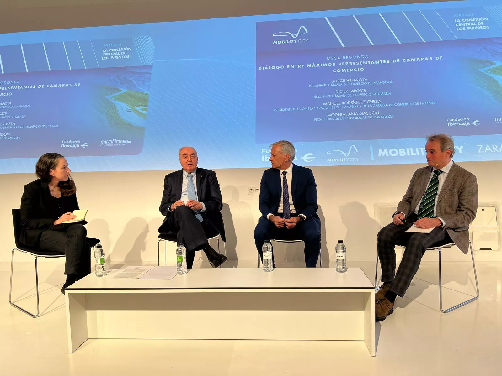 Ana Gascón, Manuel Rodríguez Chesa, Didier Laporte y Jorge Villarroya. Las cámaras de Huesca y Aragón recalcan la importancia de la Travesía Central del Pirineo