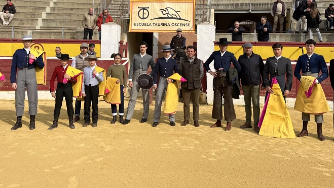 Alumnos participantes en la clase práctica. Foto: Adri Mora Alumnos participantes en la clase práctica. Foto: Adri Mora