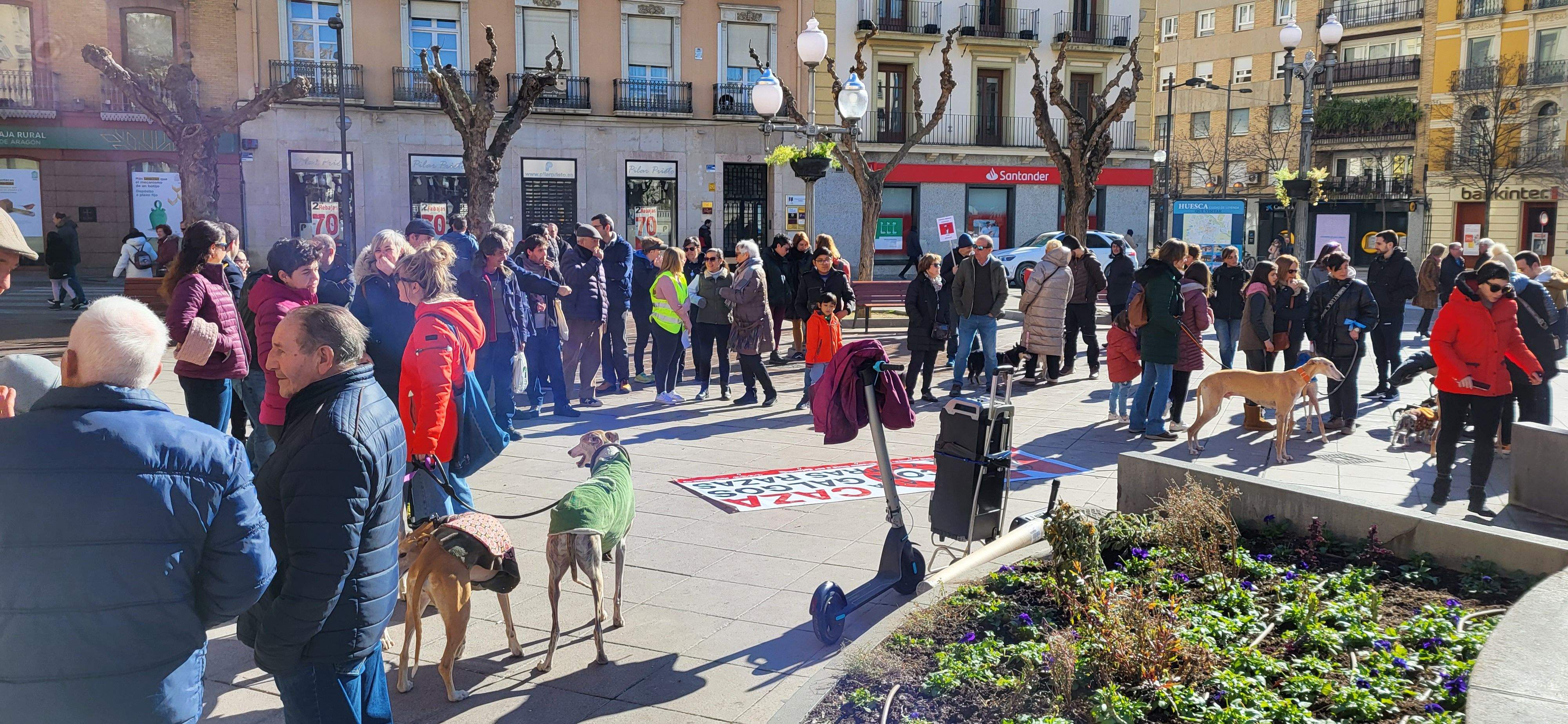 Concentración contra la caza en Huesca