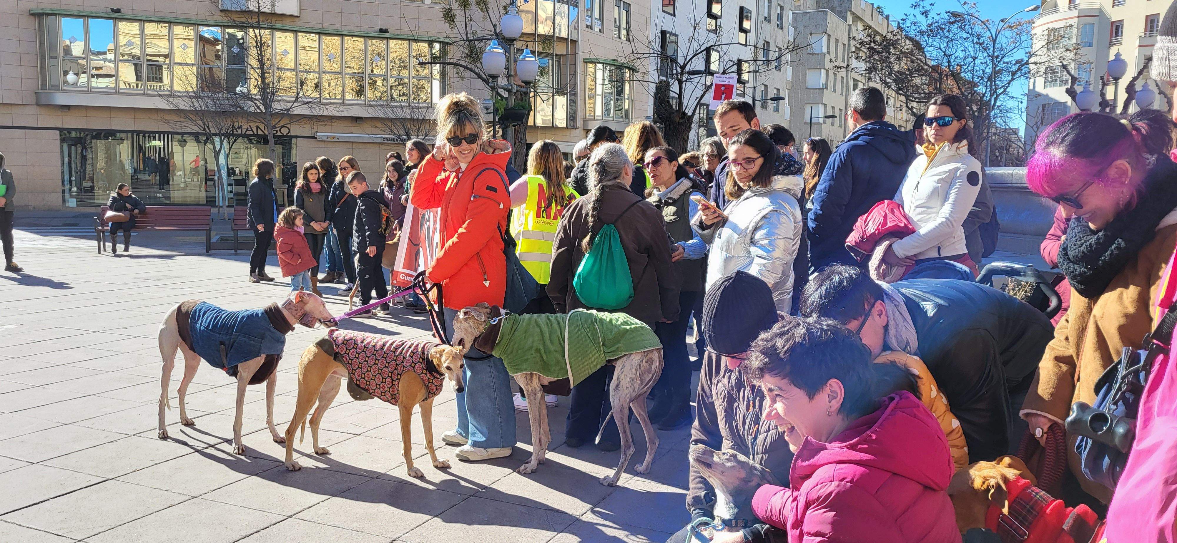Concentración contra la caza en Huesca