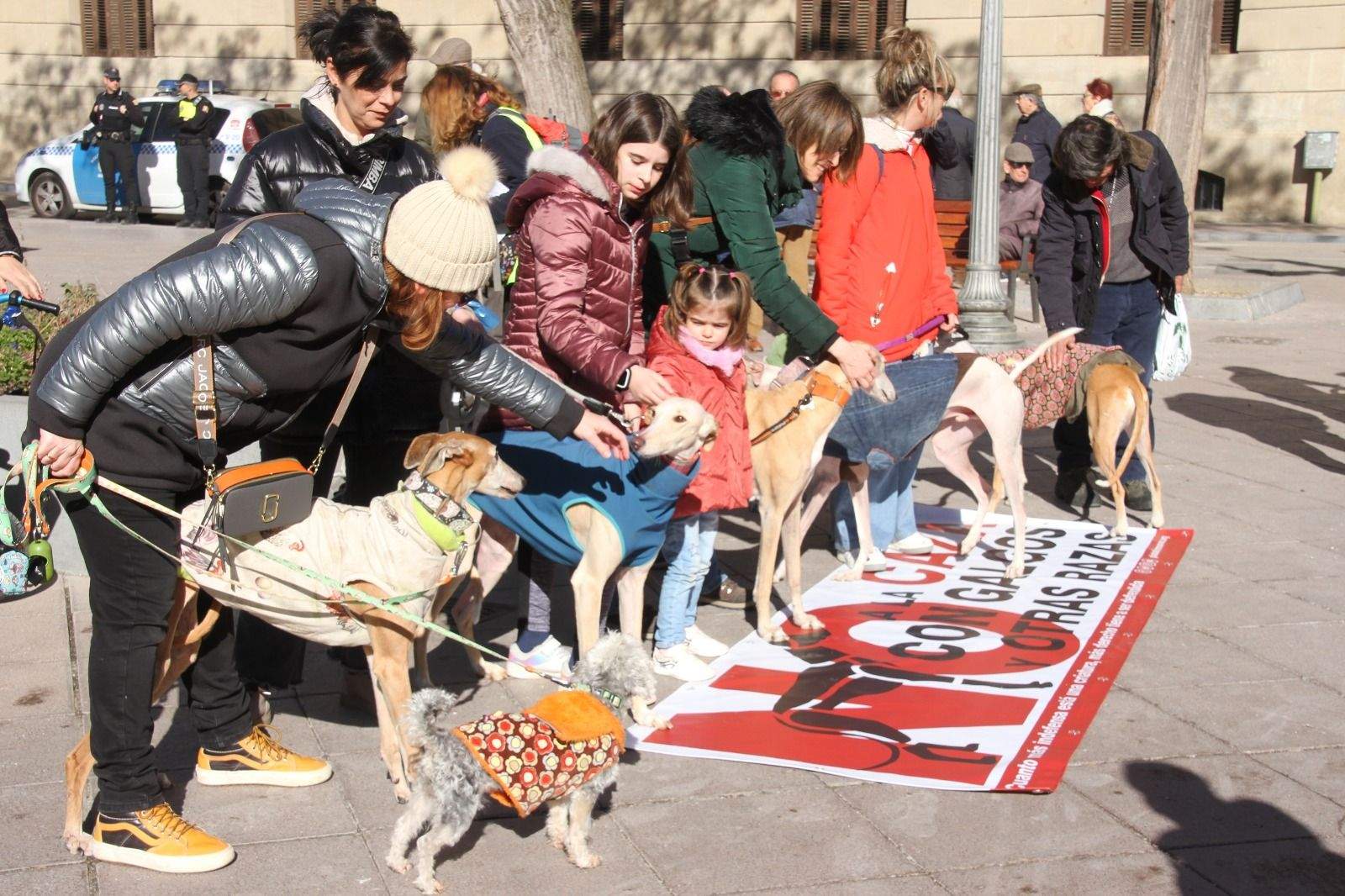 Concentración contra la caza en Huesca. Foto: Carlos Neofato