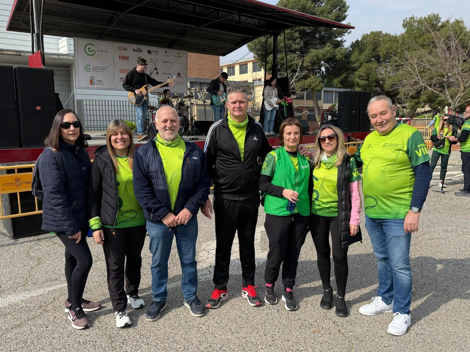 Alcalde, presidente de Comarca, concejales y presidenta AECC.