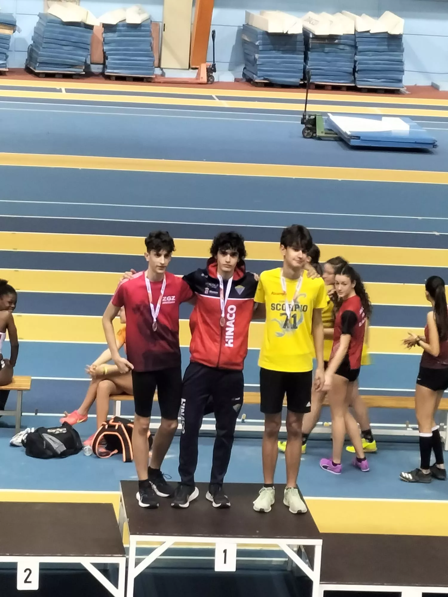 Marcos del Olmo, oro en vallas