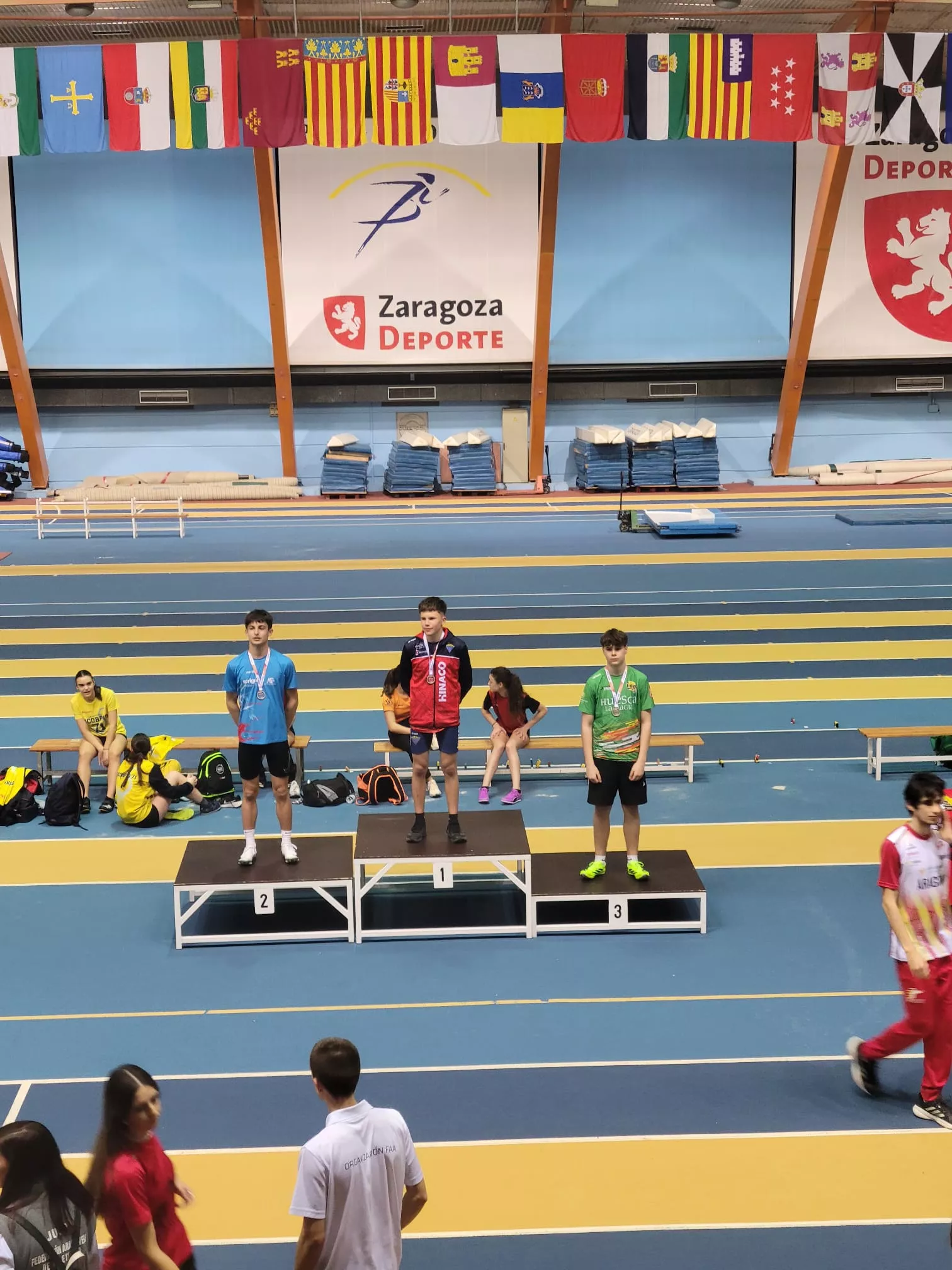 Miguel Martín, primero en salto con pértiga 3.75 y Hugo Salvatierra, bronce