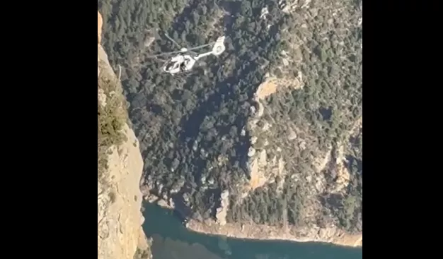 Rescate por los Greim de un escalador que sufrió una caída en la vía Santiago Domingo, en Monfalcó.o, en Monfalcó.